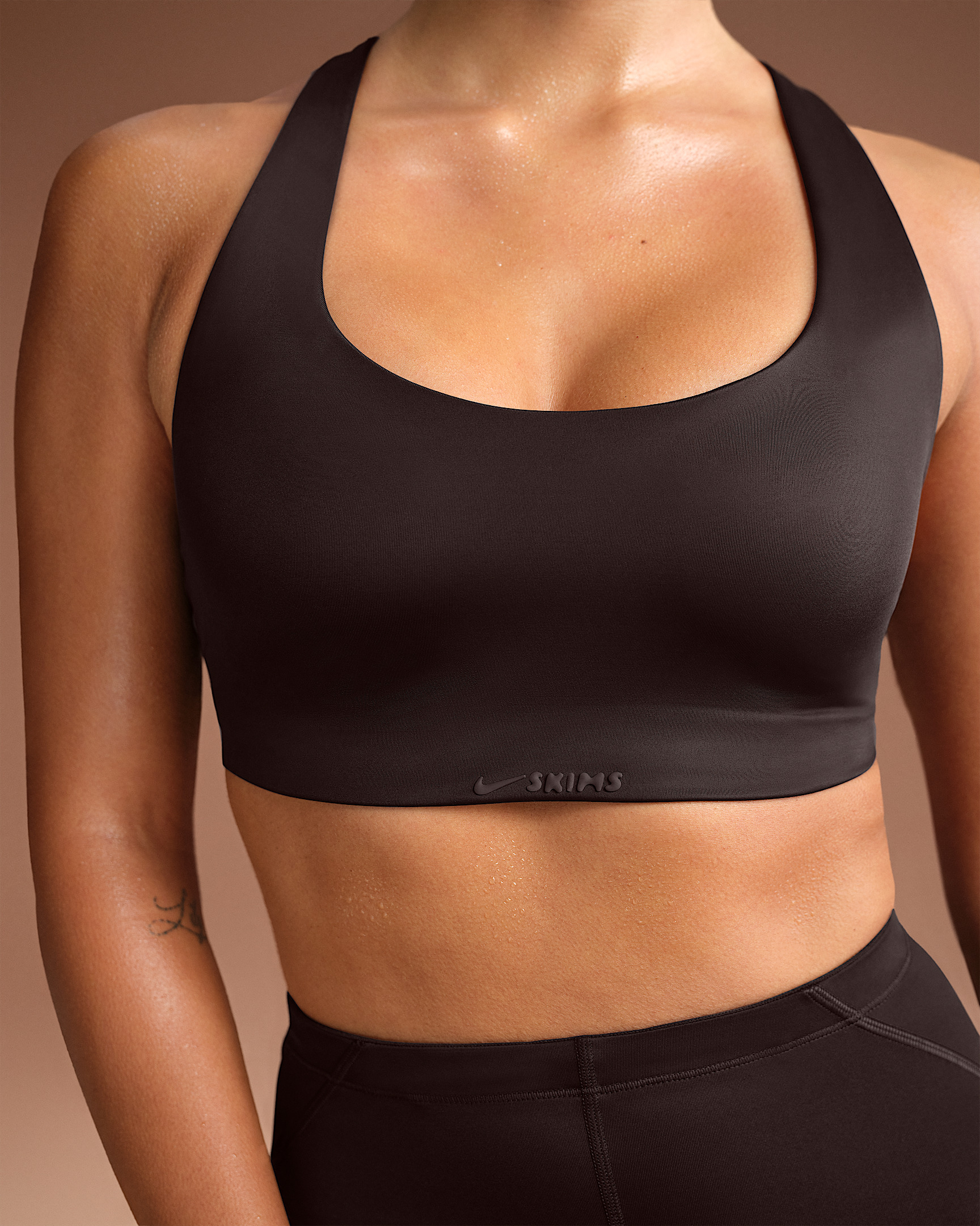 NikeSKIMS Shine Women's Racerback Bra - 6