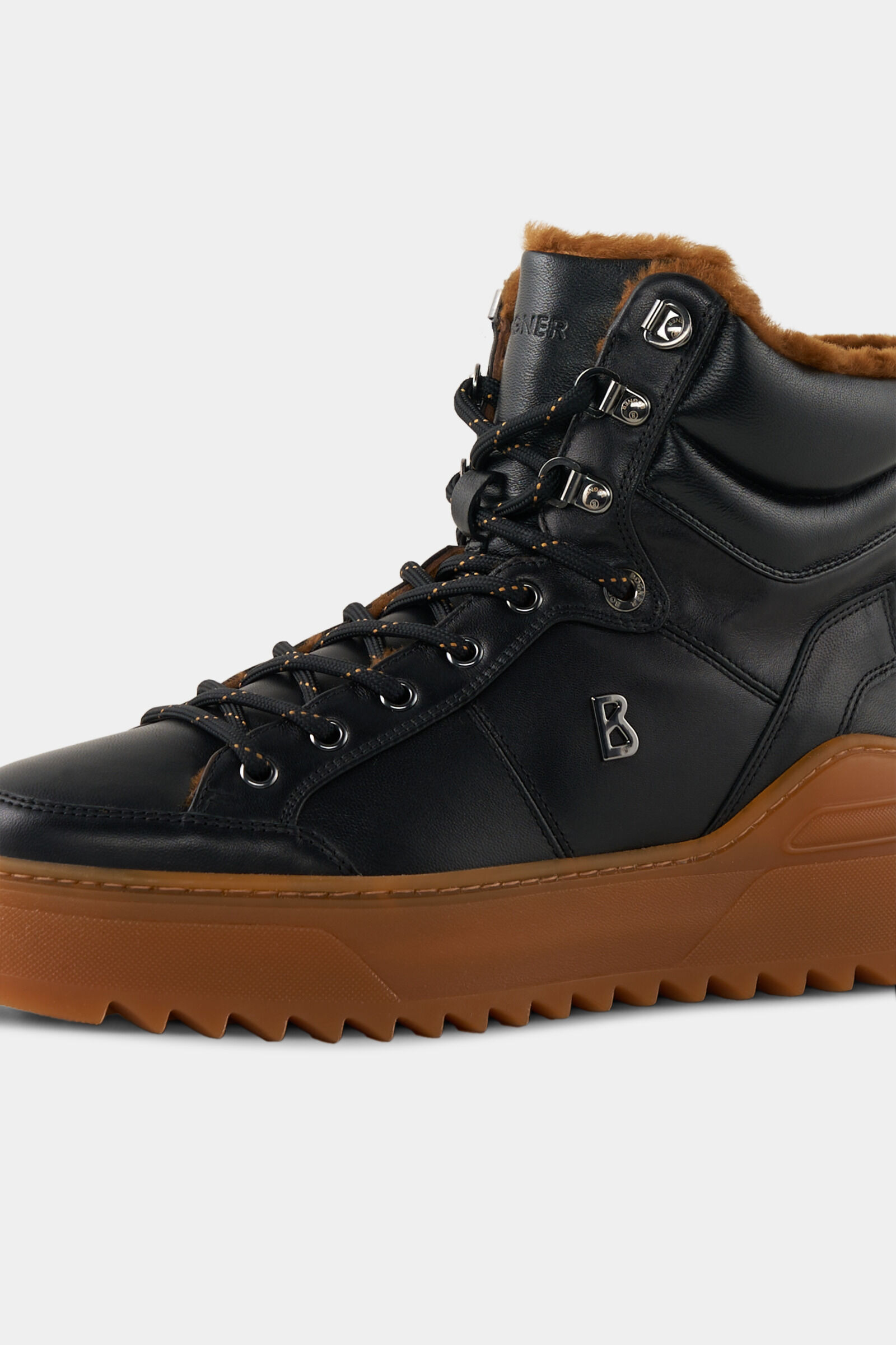 Mid Boots Bucharest in Black - 7