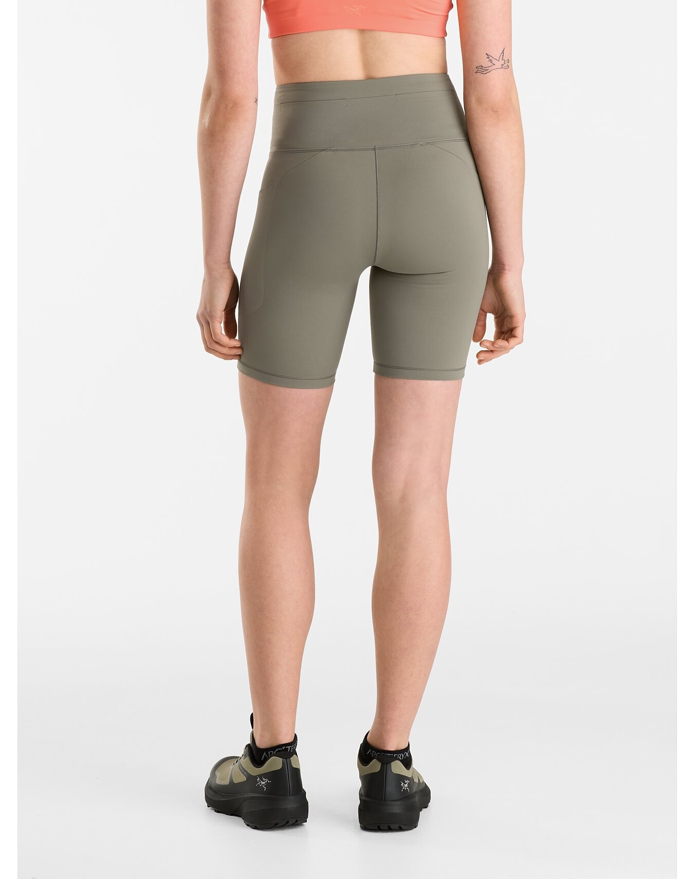 Essent High-Rise Short 8" - 4
