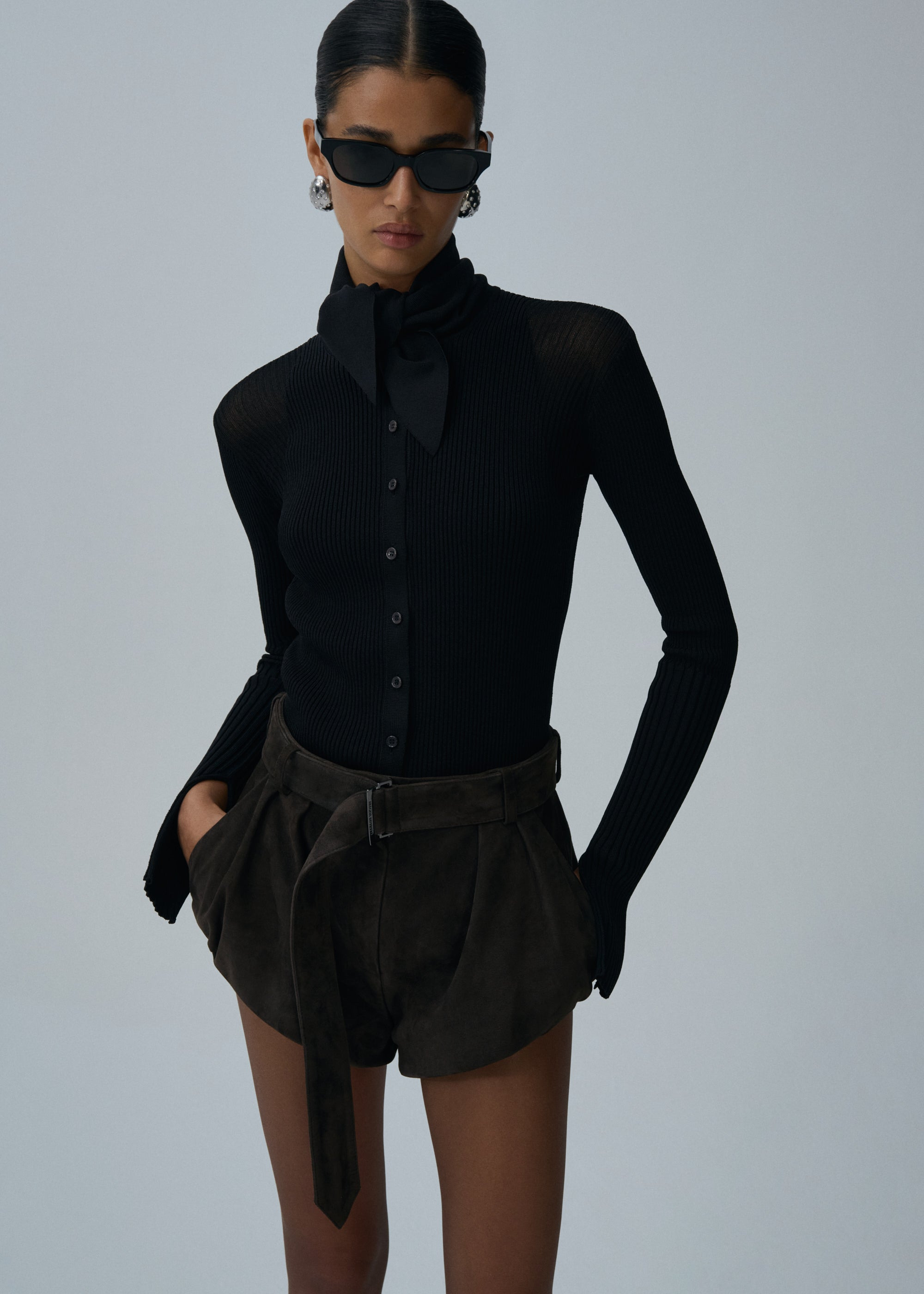 Ribbed cardigan with tie-collar in black - 3