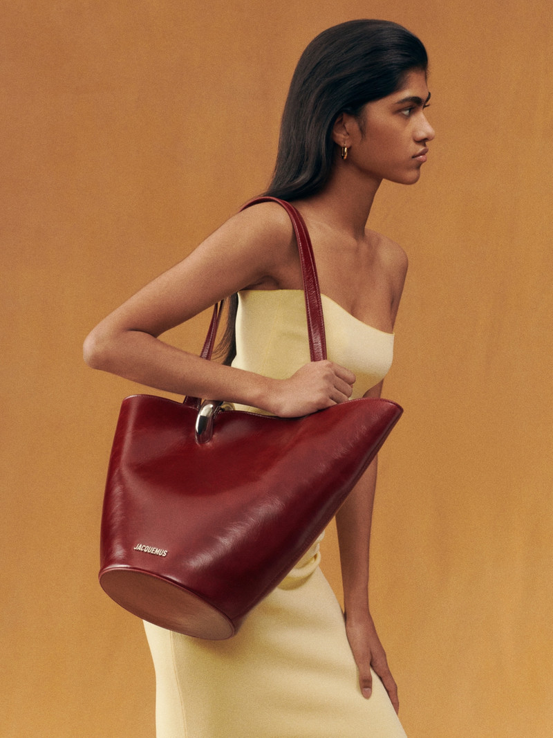 JACQUEMUS The medium Bambola outlook