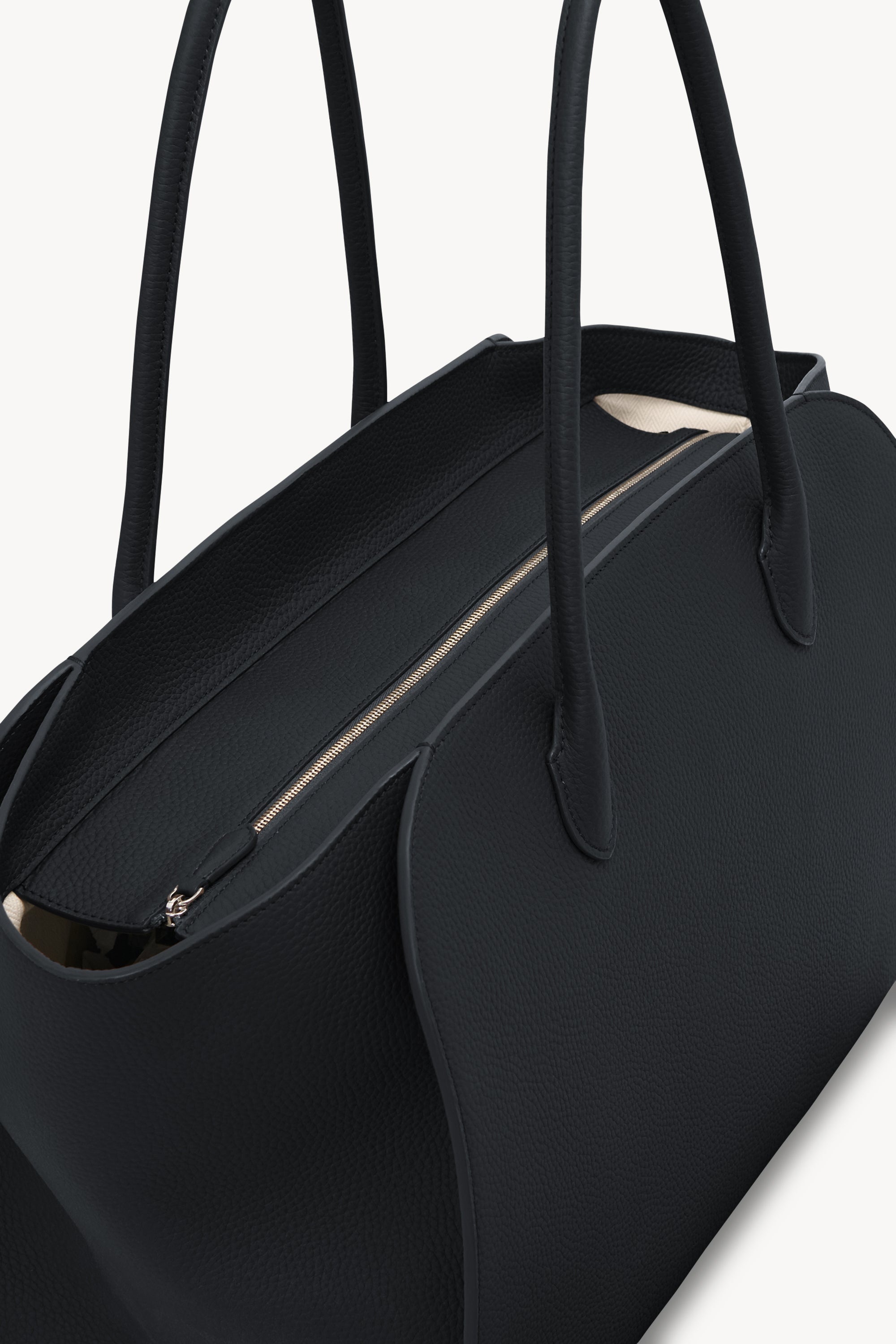 Marlo 17 Bag in Leather - 4