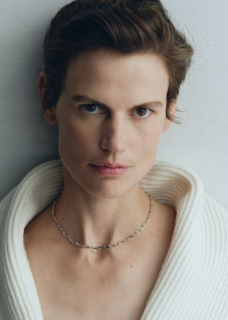 Totême Crew-neck chain 18Kt white gold outlook