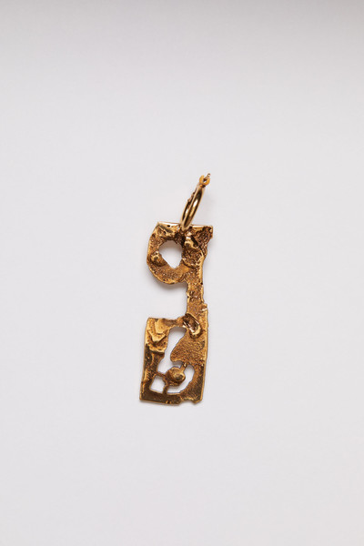 Acne Studios P earring gold outlook