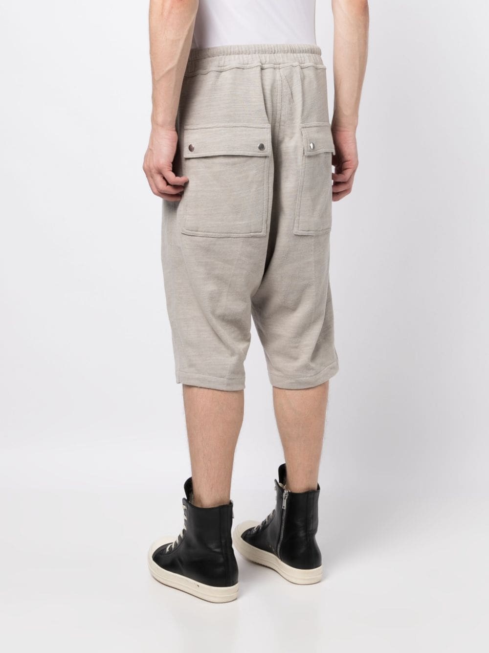 eyelet-detailing drop-crotch shorts - 4