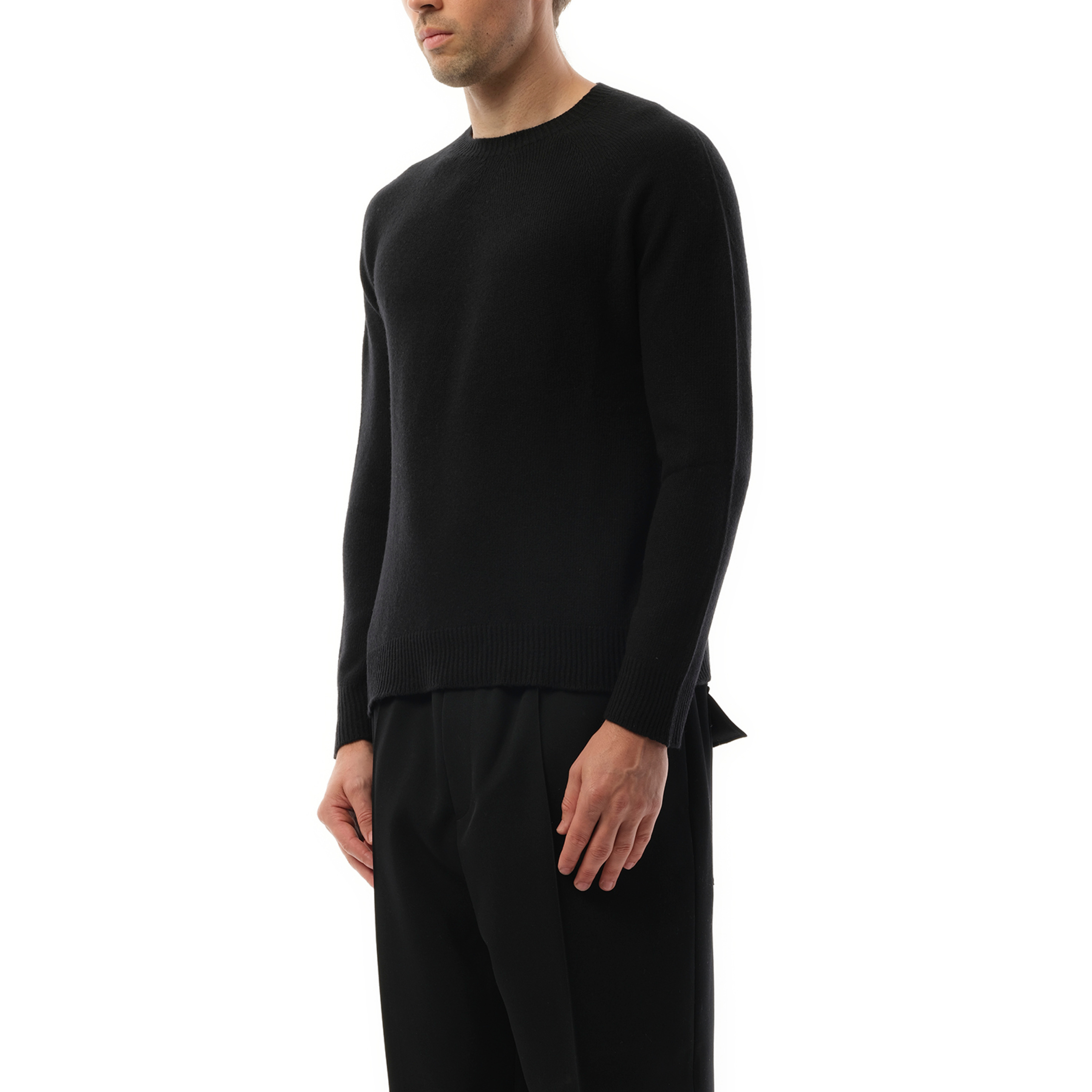 Cashmere Seamless Sweater in Black - 5