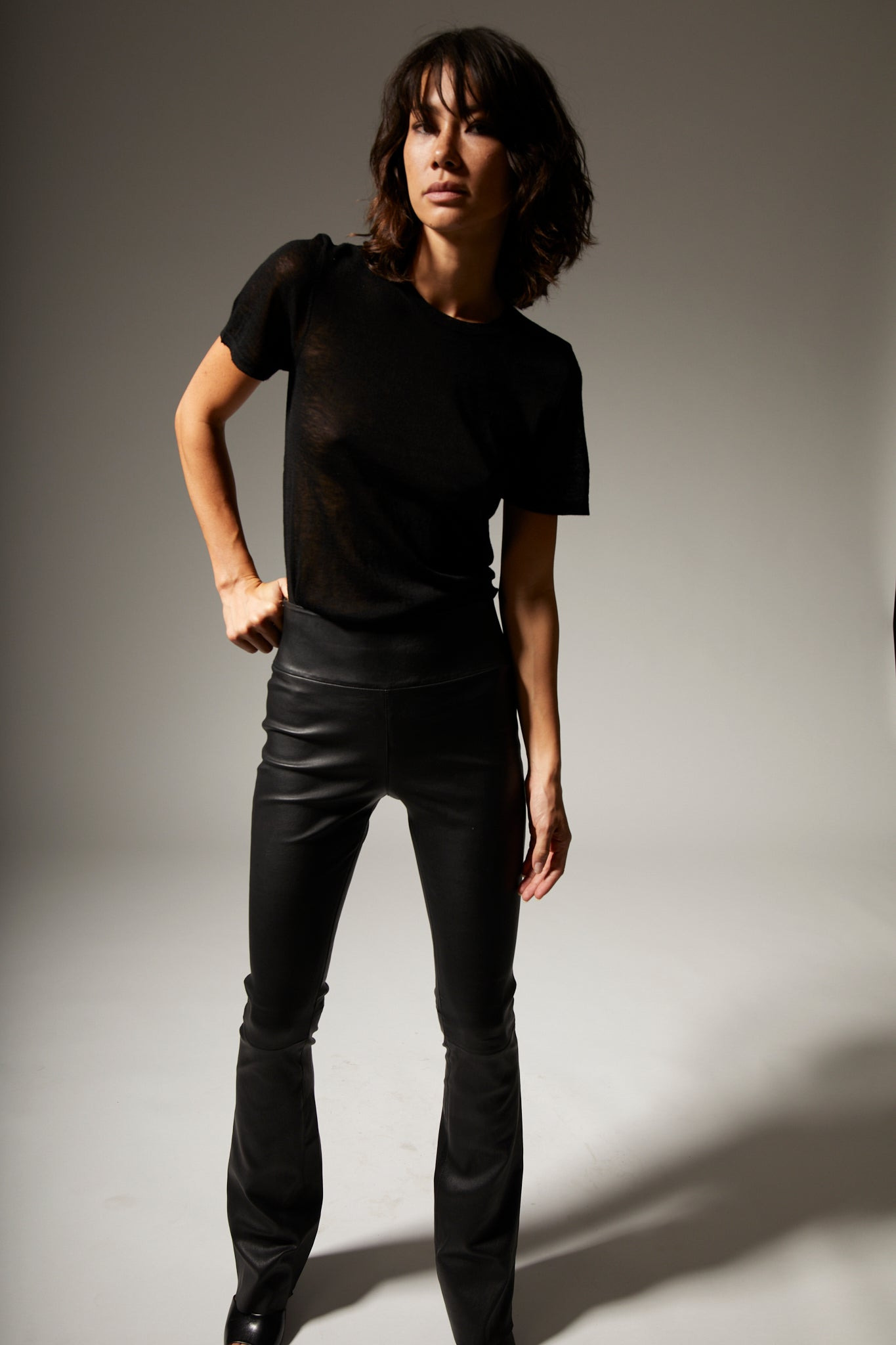 BLACK TISSUE CASHMERE CLASSIC TEE - 2