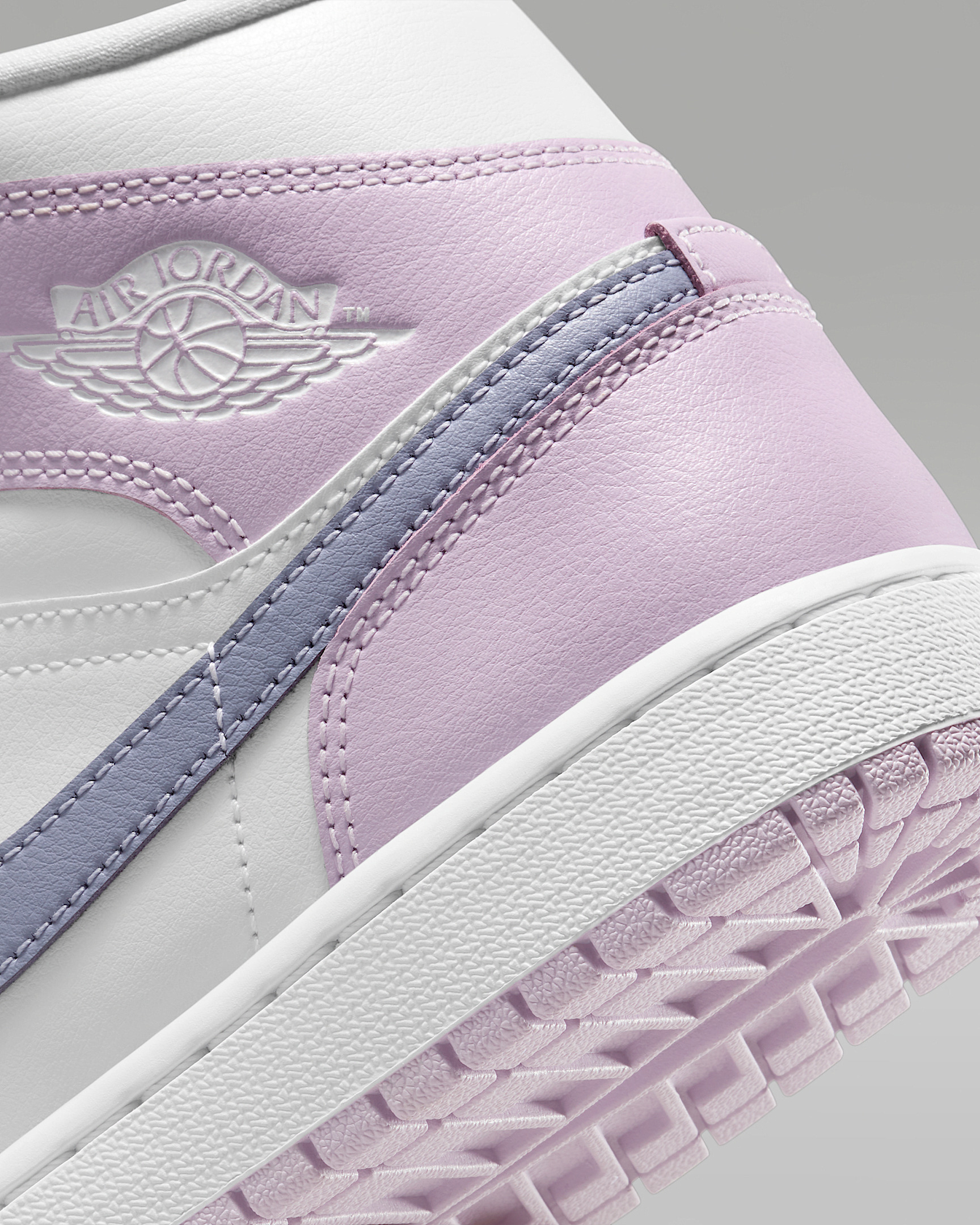 Air Jordan 1 Mid Women's Shoes - 8