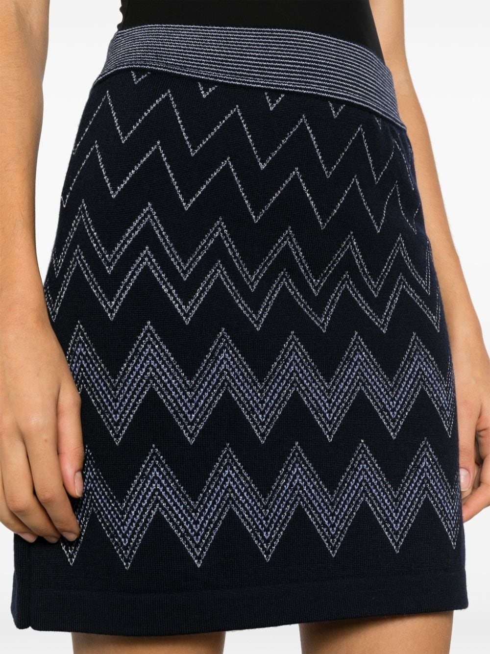 zigzag-pattern metallic-threading mini skirt - 5