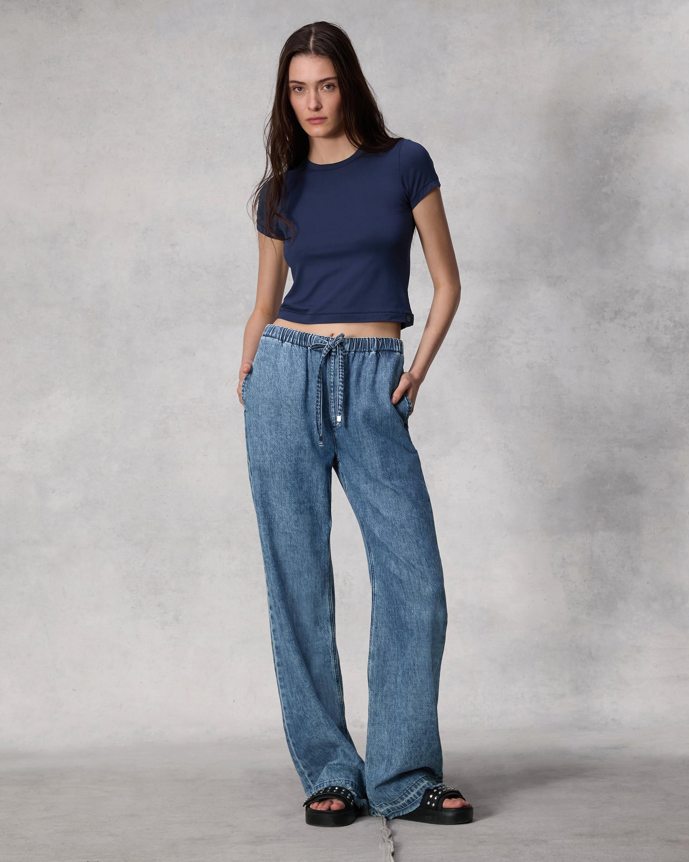 Ultra Featherweight Logan Wide-Leg - Del Mar
Mid-Rise Ultra Featherweight Jean - 2