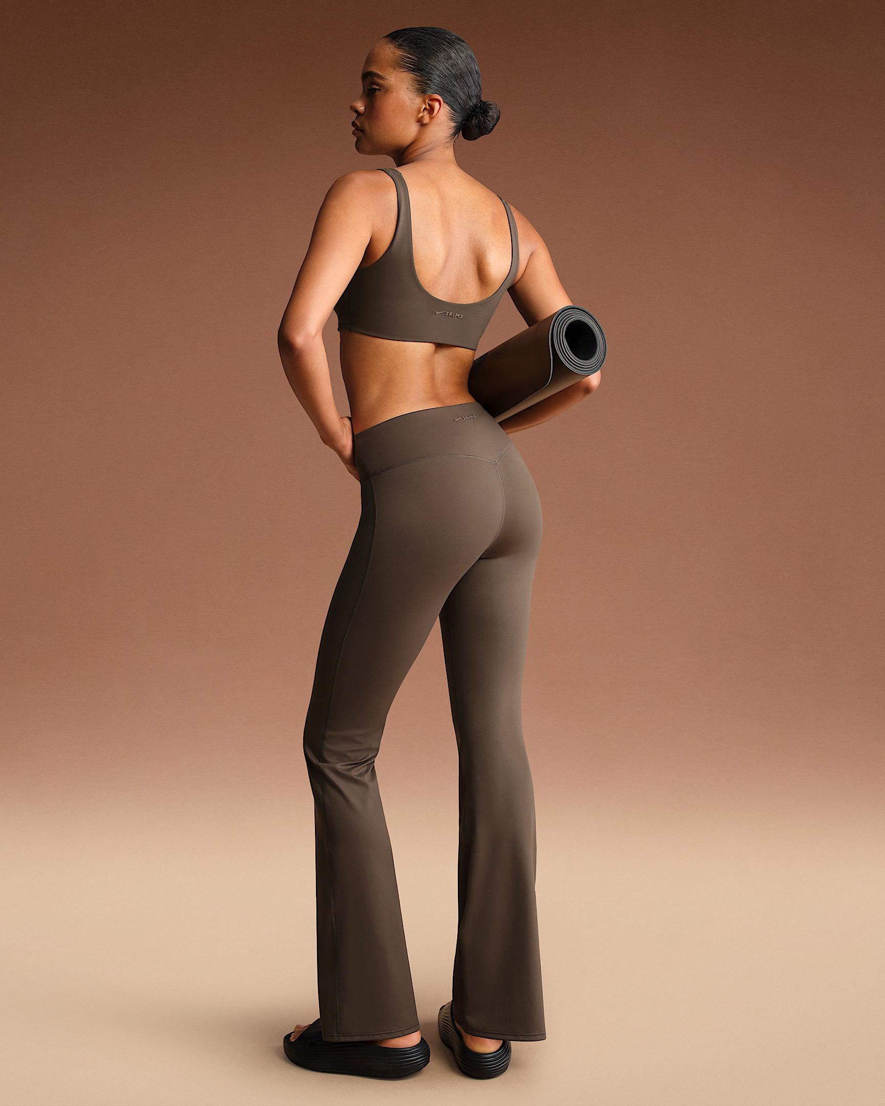 NikeSKIMS Matte Women's High-Waisted Slim Flared Leggings - 4