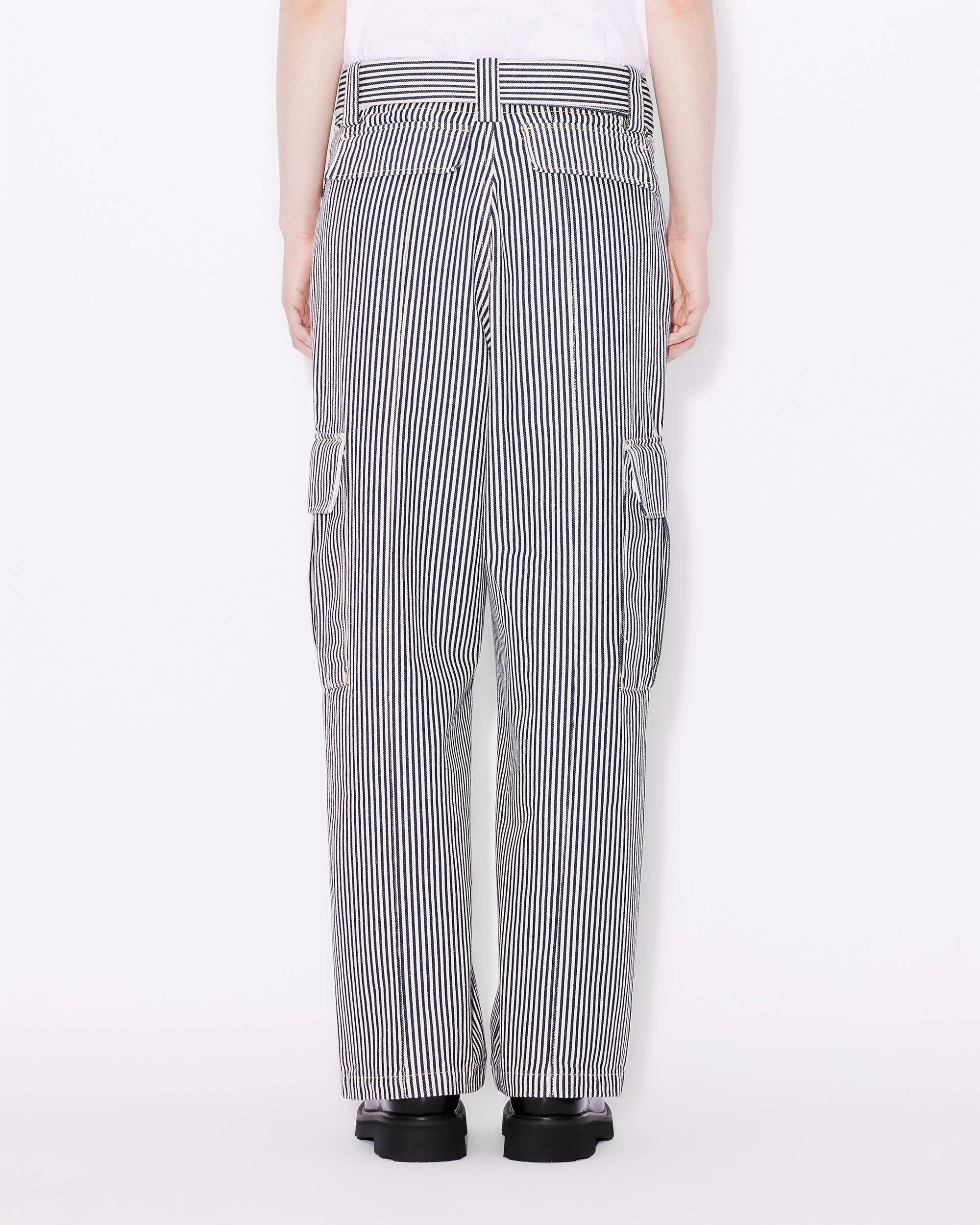 Striped straight-cut genderless cargo jeans - 12