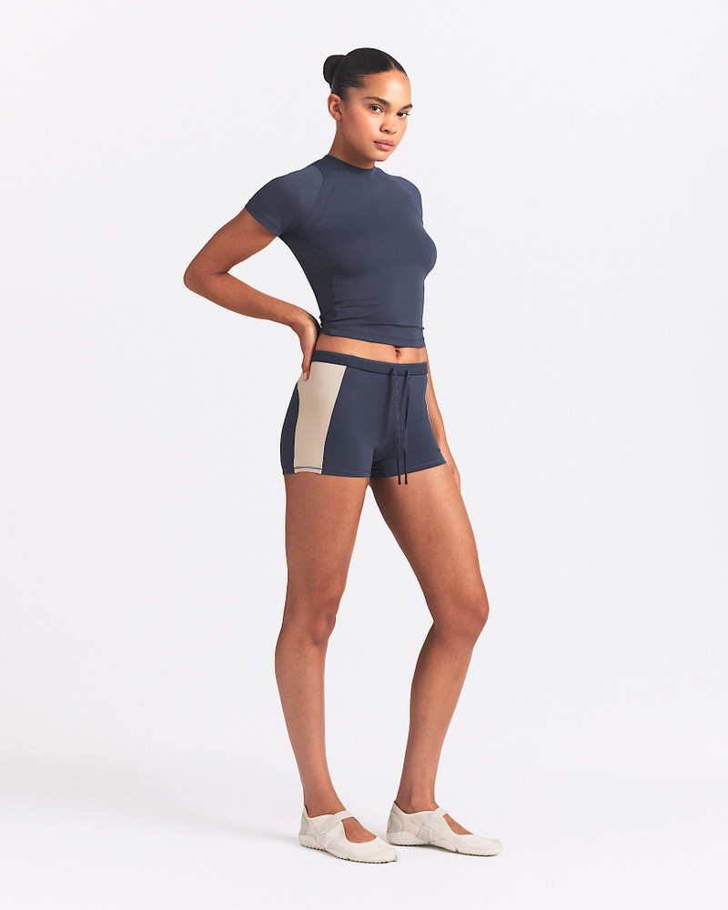 NikeSKIMS Matte Shine Mix Women's 2" Shorts 6