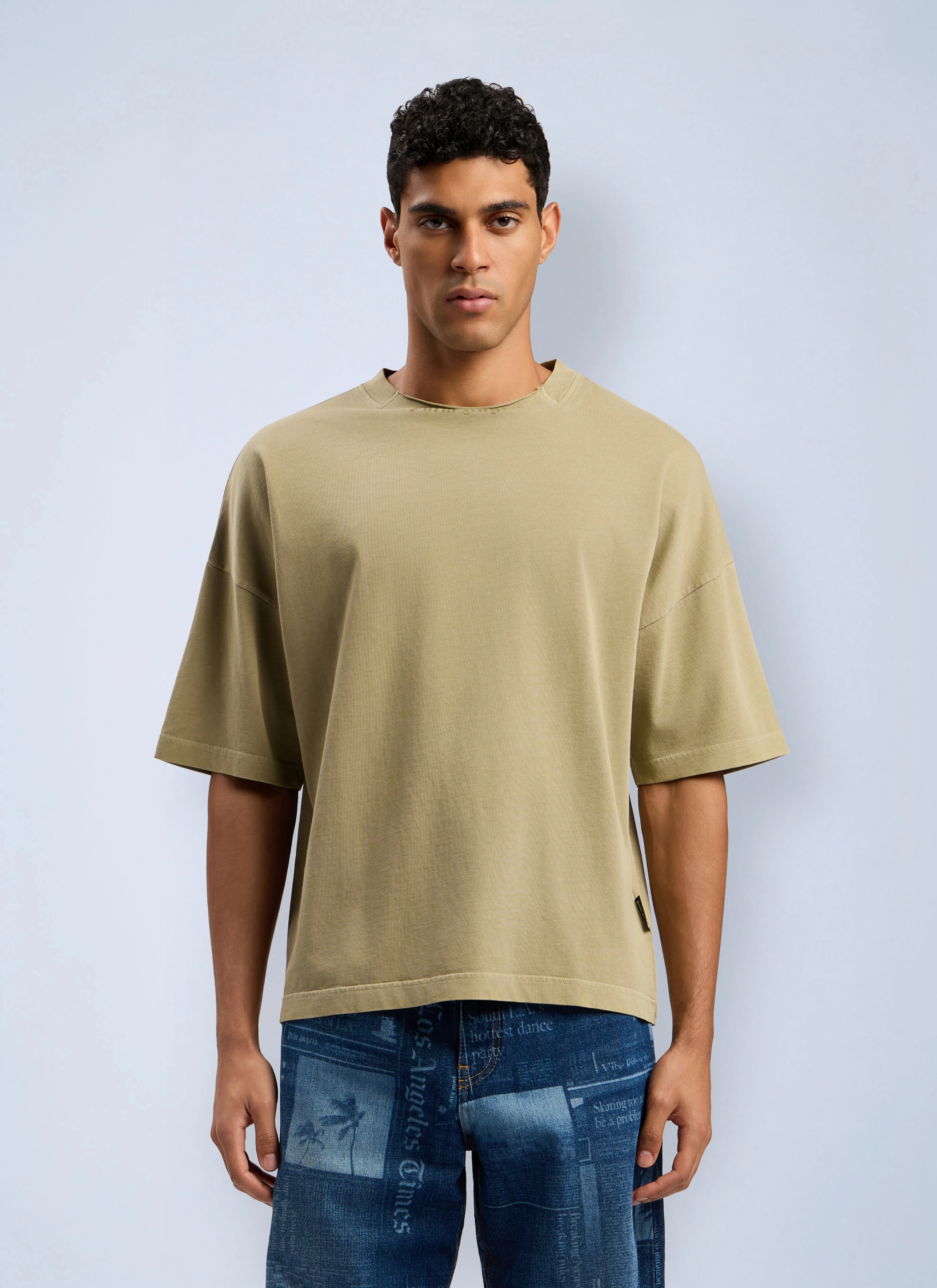 Curved Logo Loose Collar T-Shirt - 1