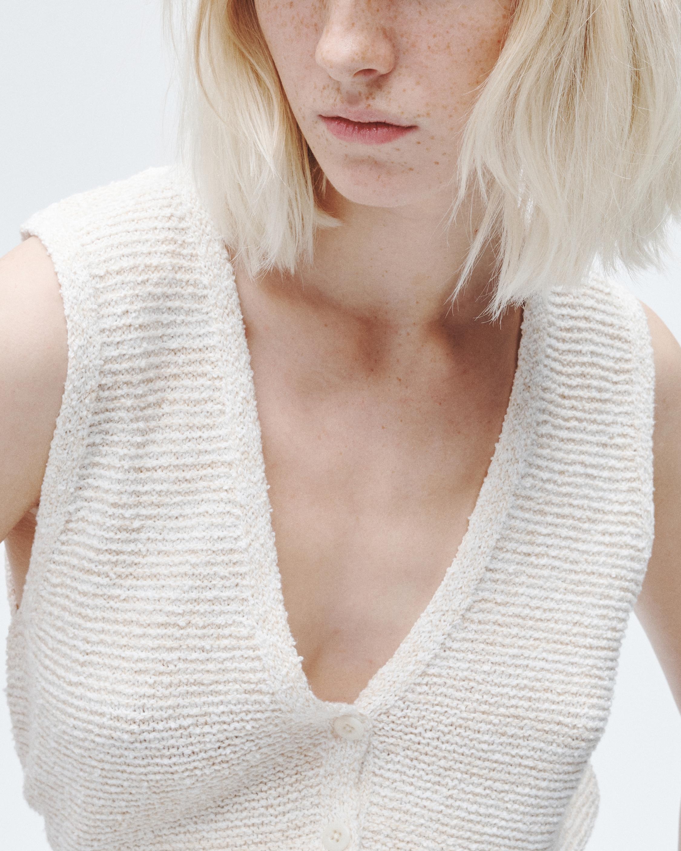 Jackie Cotton Linen Sweater Vest
Relaxed Fit - 5