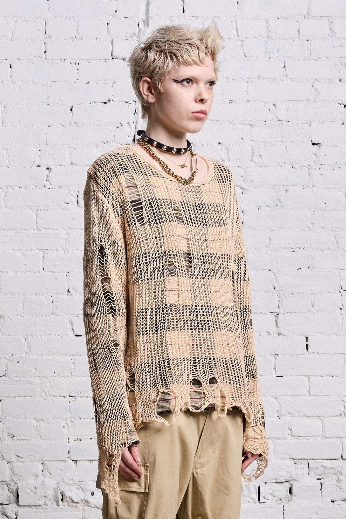 RELAXED OVERLAY CREWNECK - CREAM AND BLACK PLAID - 5