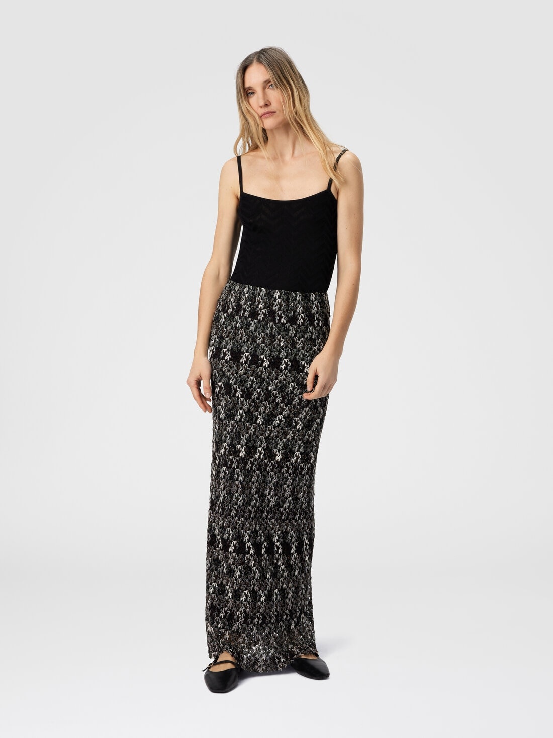 Long Pencil Skirt in Embroidered Lace - 2