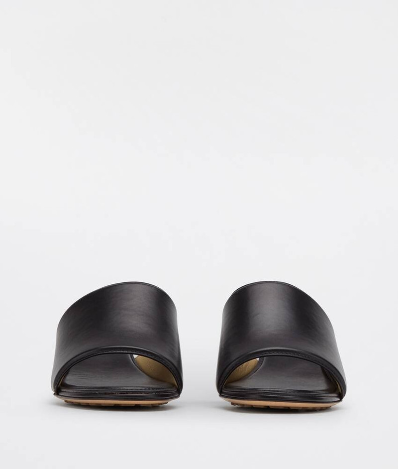 Bottega Veneta band outlook