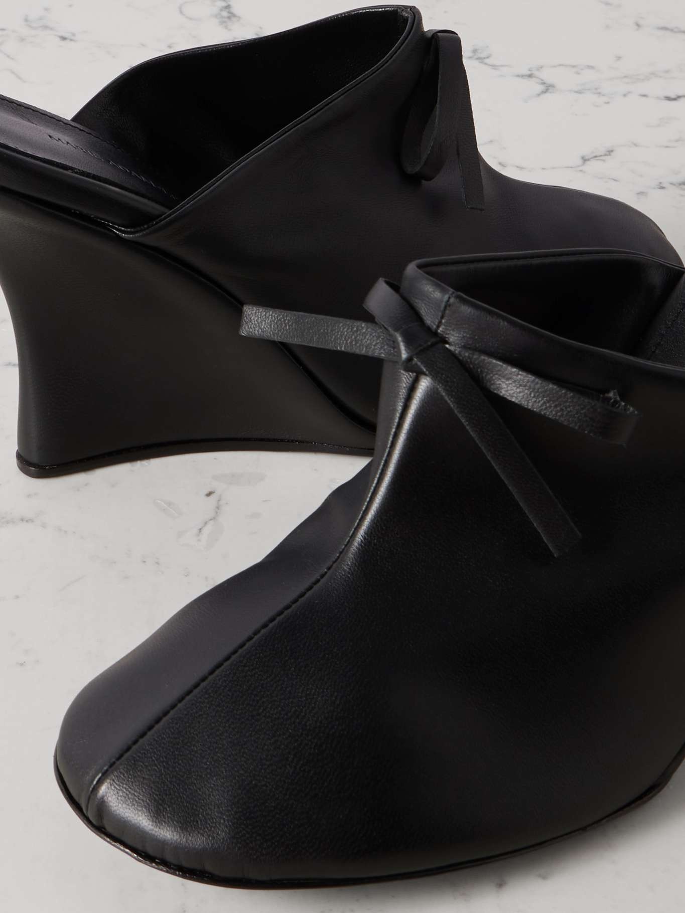 Bow-embellished leather wedge mules - 4