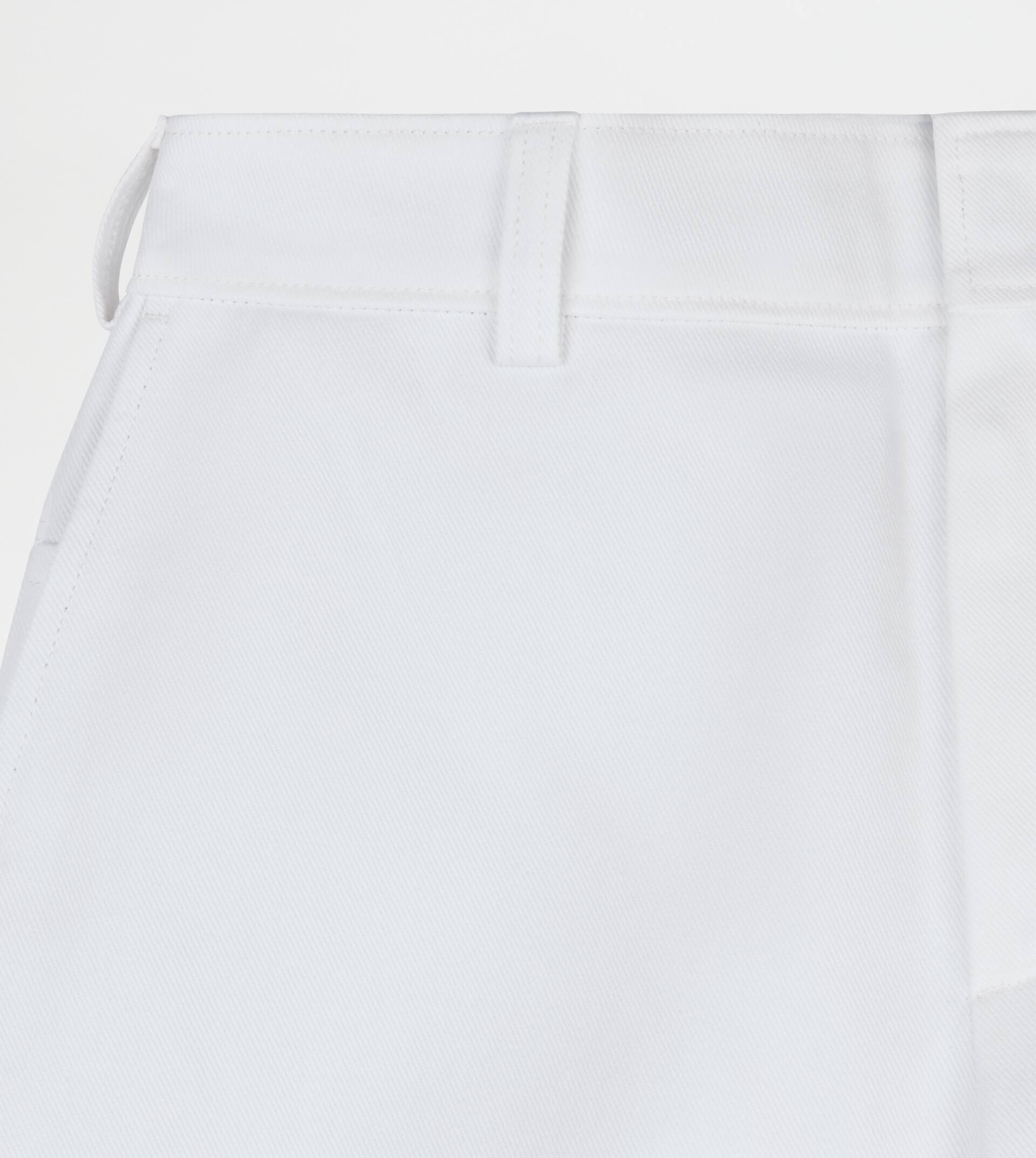 RELAXED FIT CHINO PANTS IN COTTON - WHITE - 7