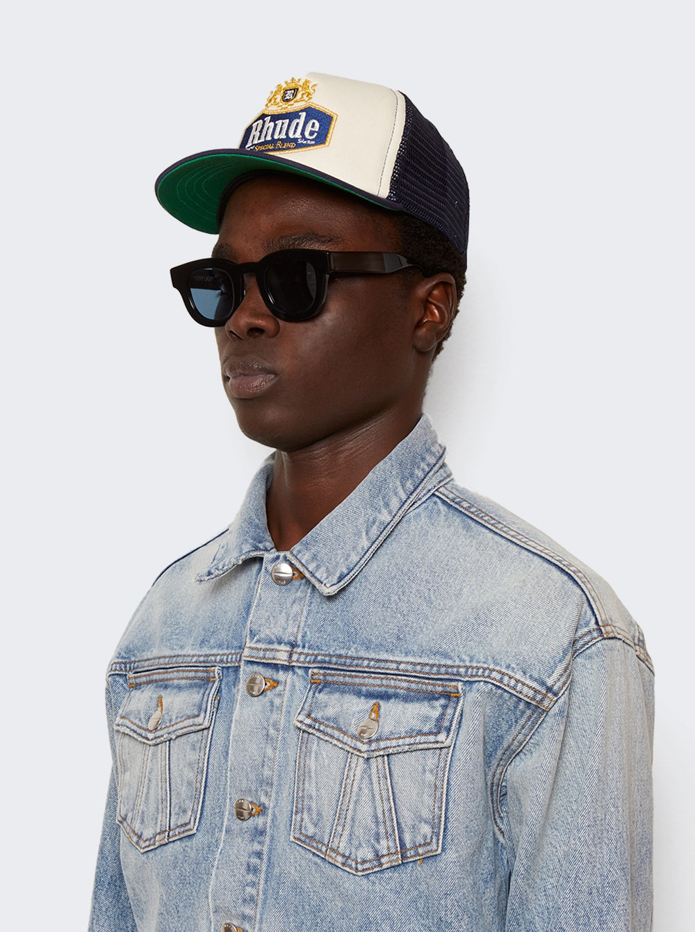 Special-blend Trucker Hat Off White And Navy - 3