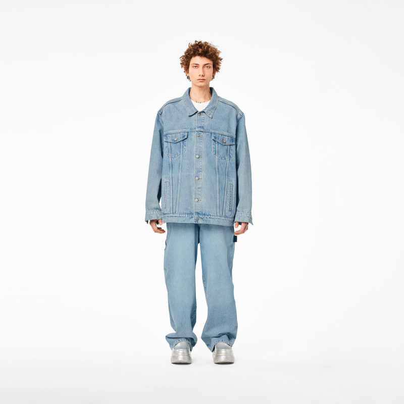 THE DENIM TRUCKER JACKET 5