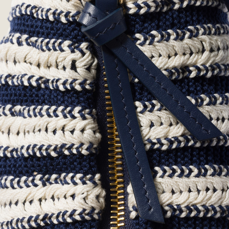Crochet and leather pouch 5
