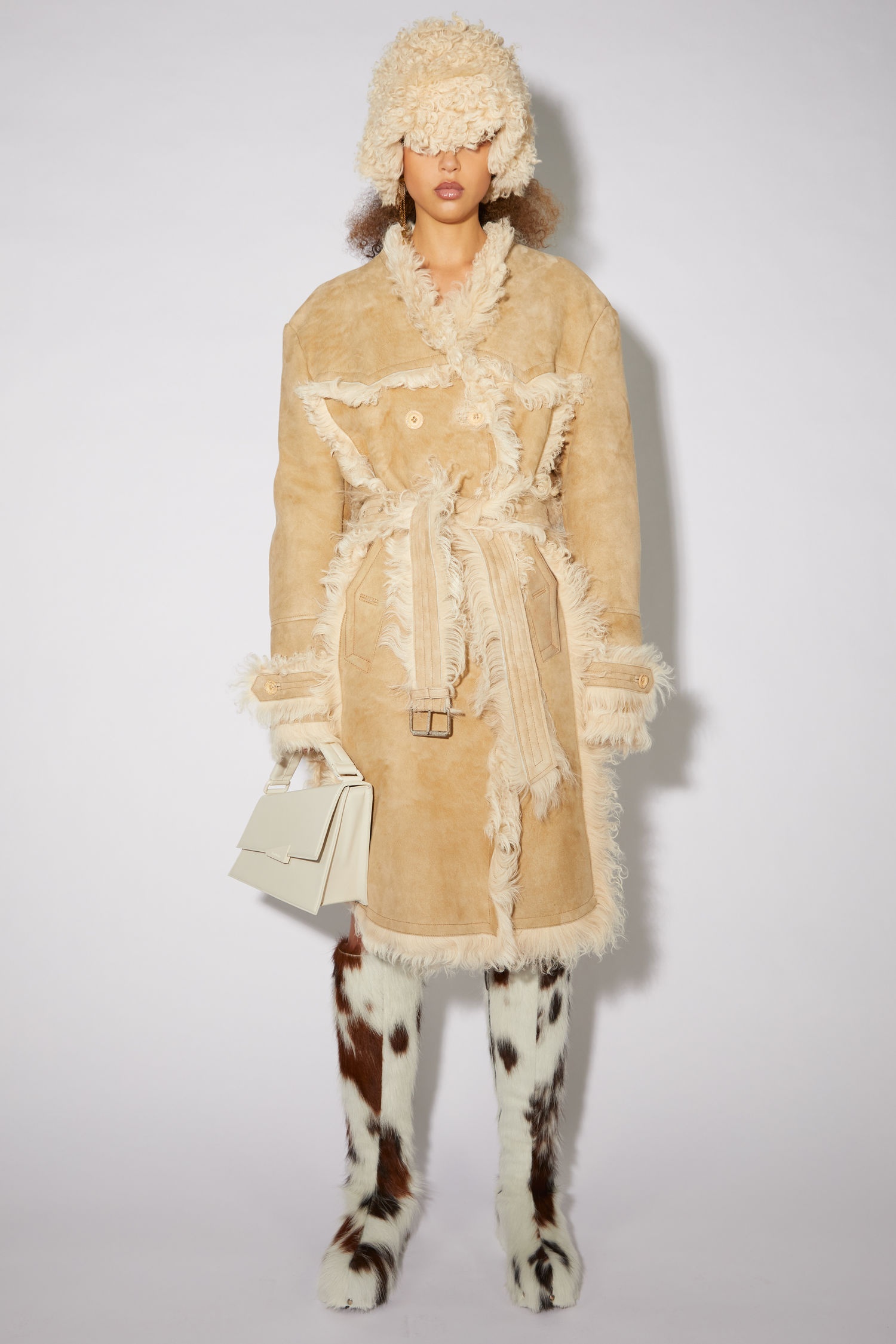 Double breasted shearling coat - Beige - 2