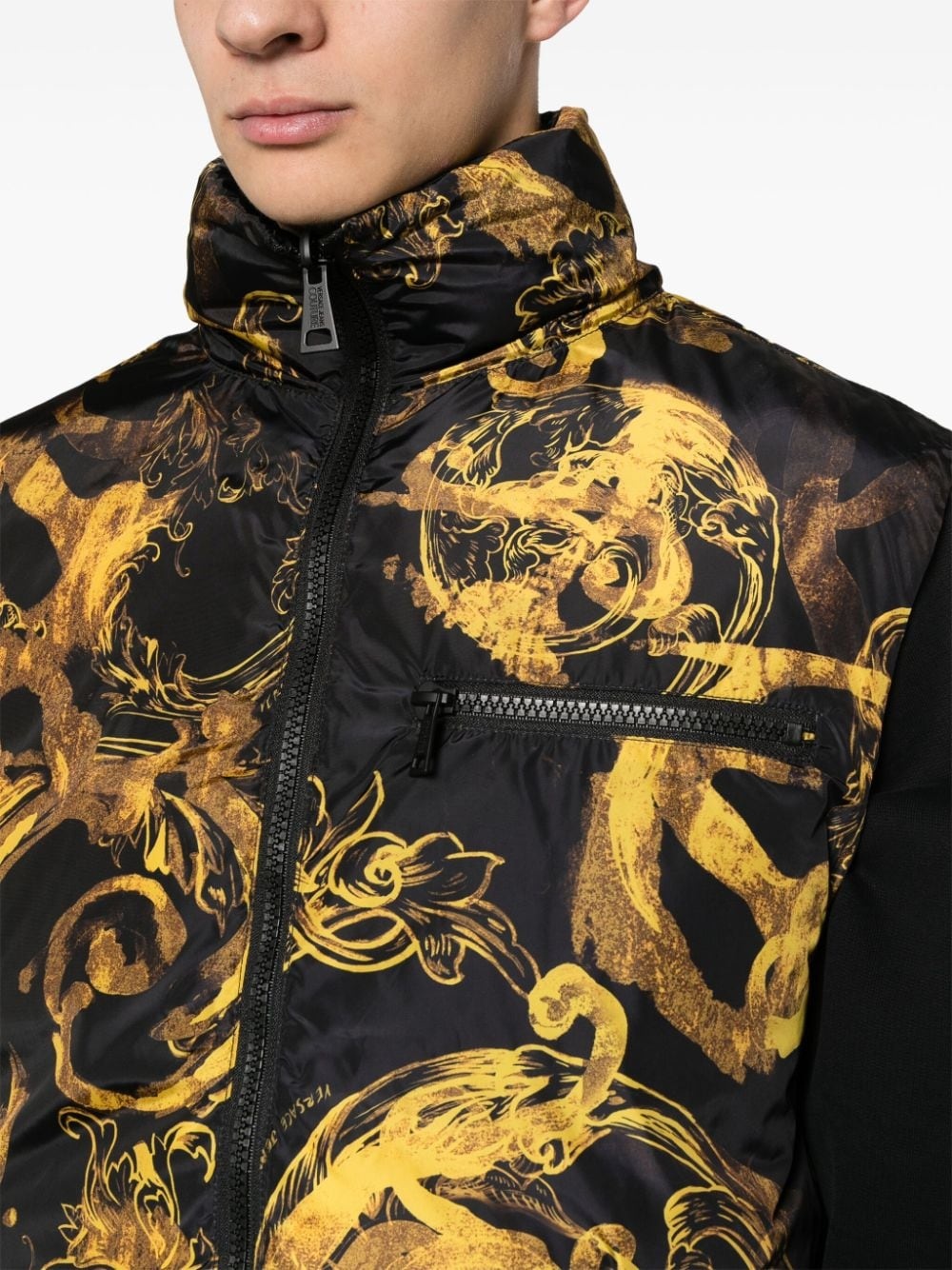 baroque-print reversible padded gilet - 5