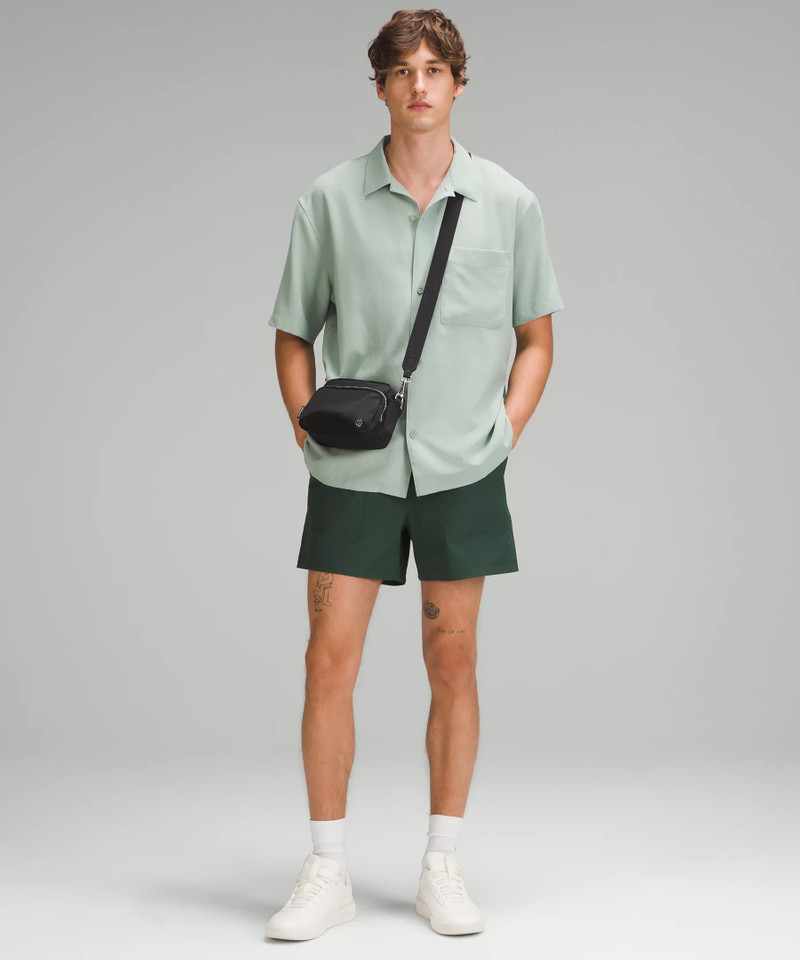 lululemon Everywhere Crossbody Bag 2L *Metal Hardware outlook