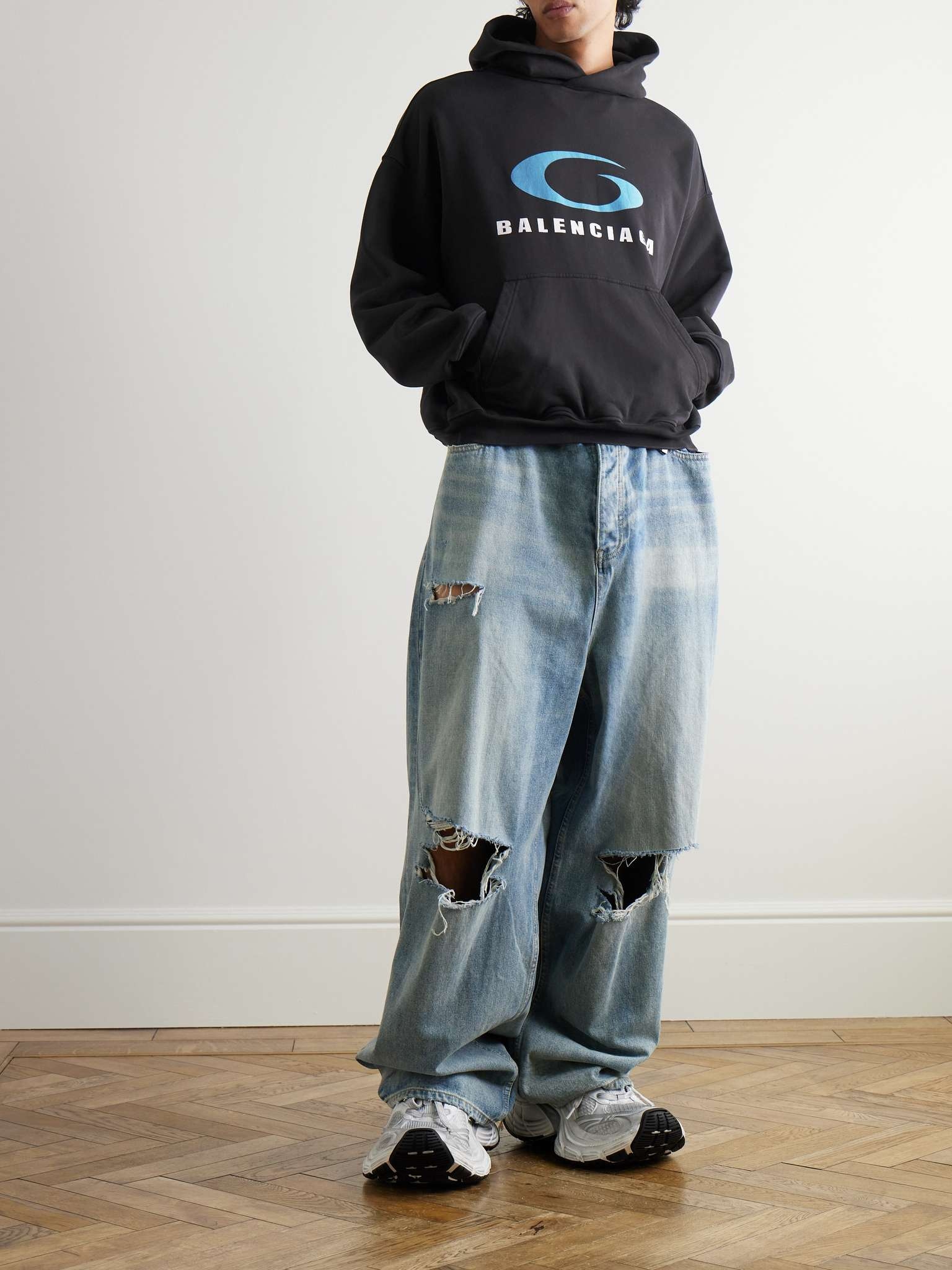 送料込+BALENCIAGA+Loop Sports Icon Tシャツミディアムフィット BALENCIAGA Men's Loop Sports Icon T-shirt Medium Fit in