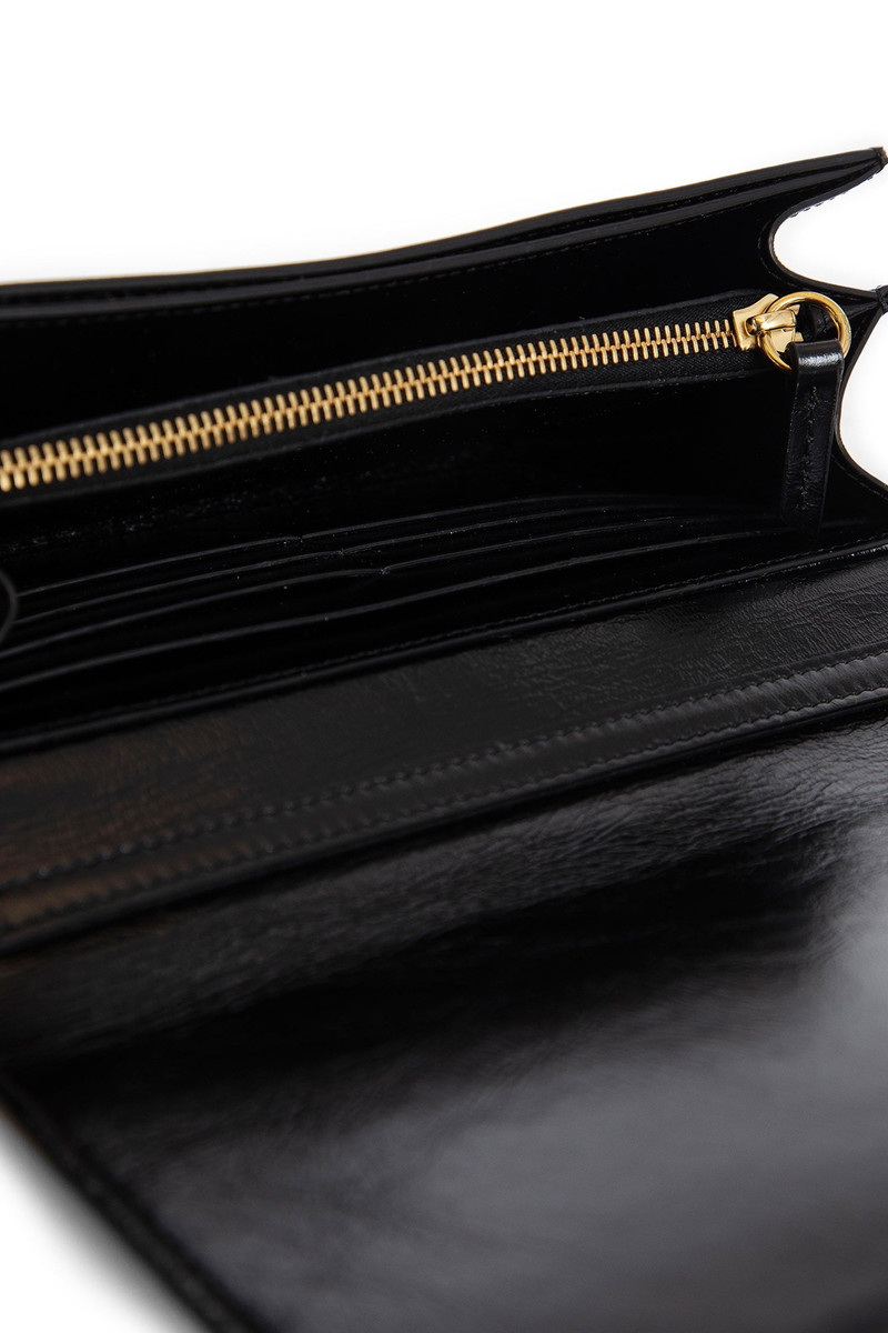 Chloé Iconic-Flap-Wallet-On-Chain outlook
