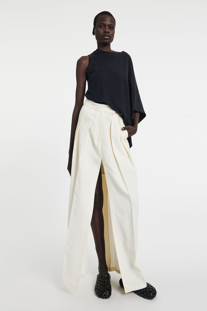 ASYMMETRIC ONE-SLEEVE T-SHIRT BLACK 5