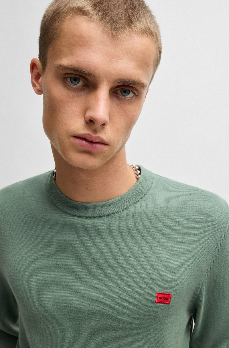 KNITTED COTTON SWEATER WITH RED LOGO LABEL 3