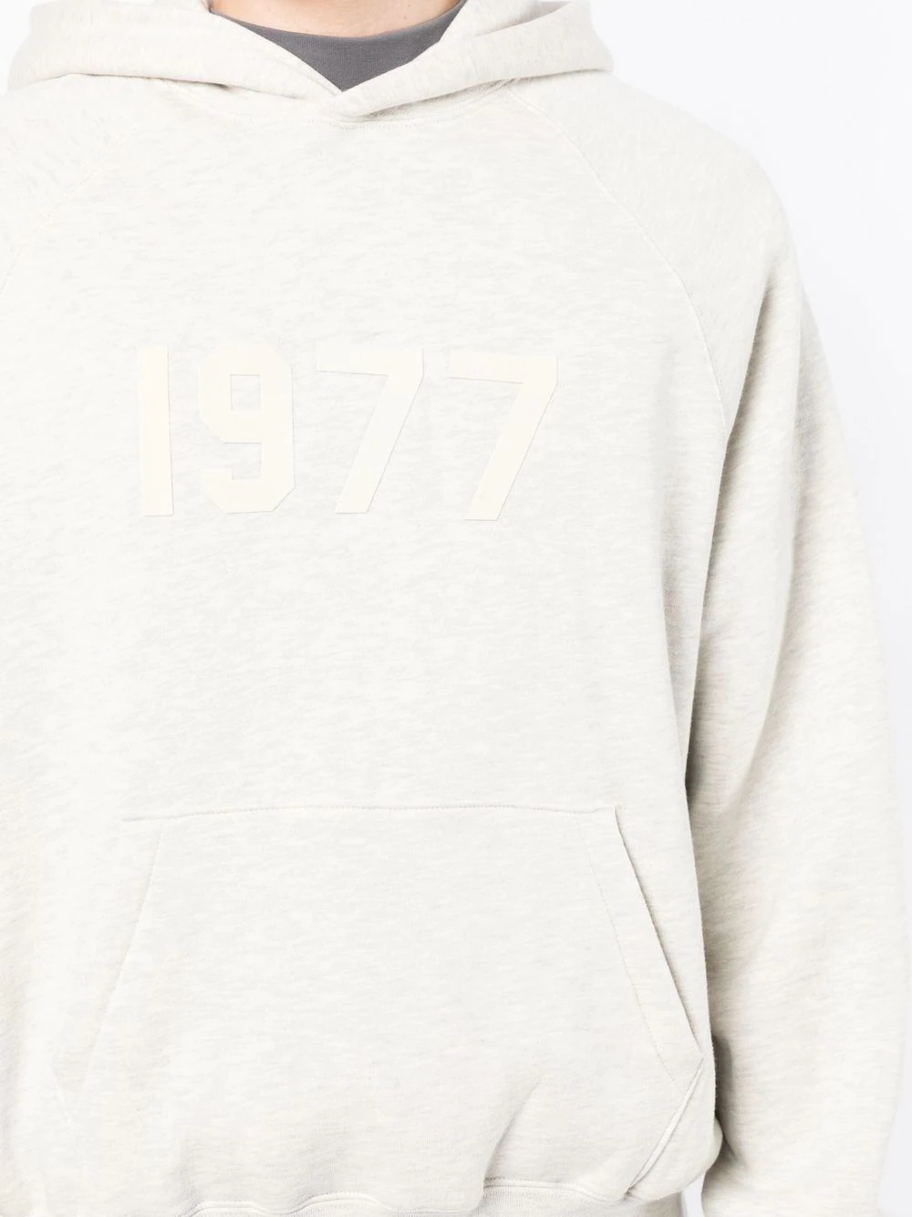 '1977' print hoodie - 5