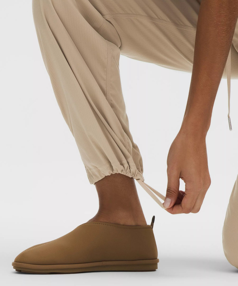 Dance Studio Mid-Rise Pant *Regular 7