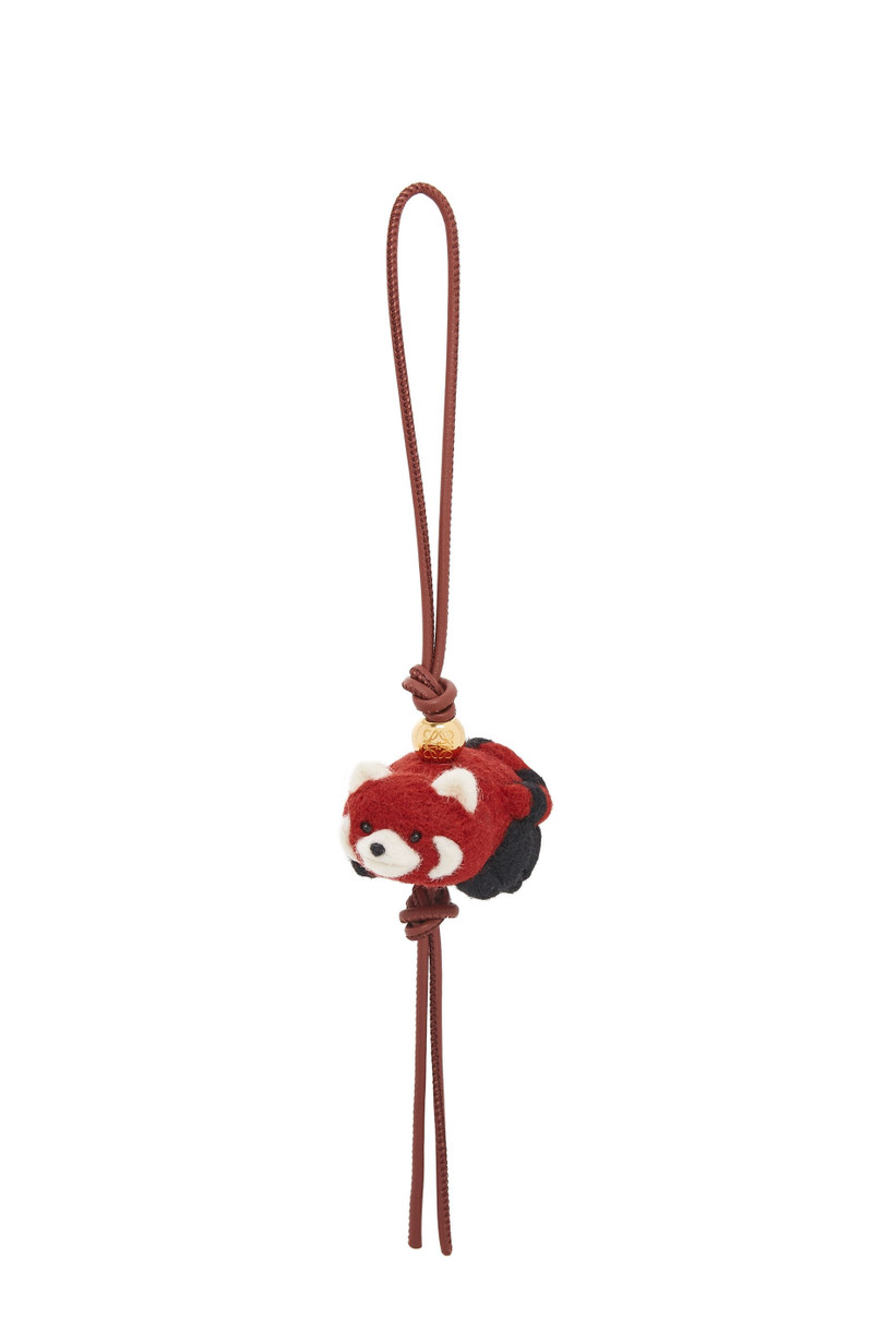 Red panda charm in felt and calfskin 1