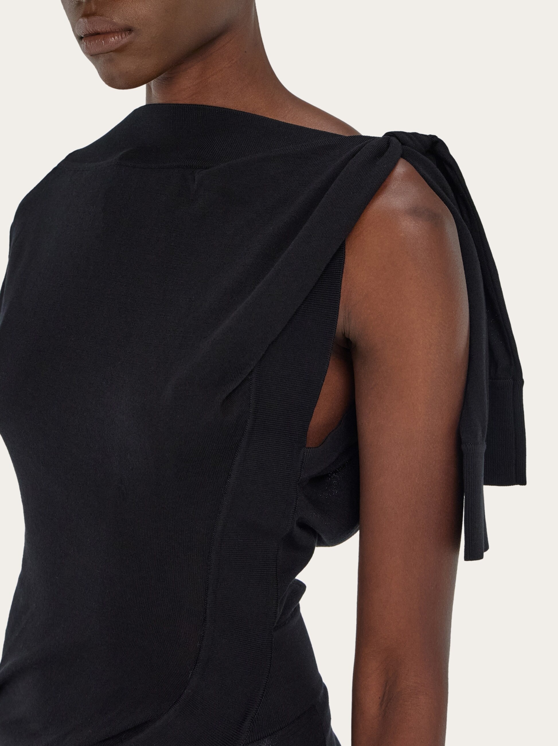 Sleeveless knitted dress - 5
