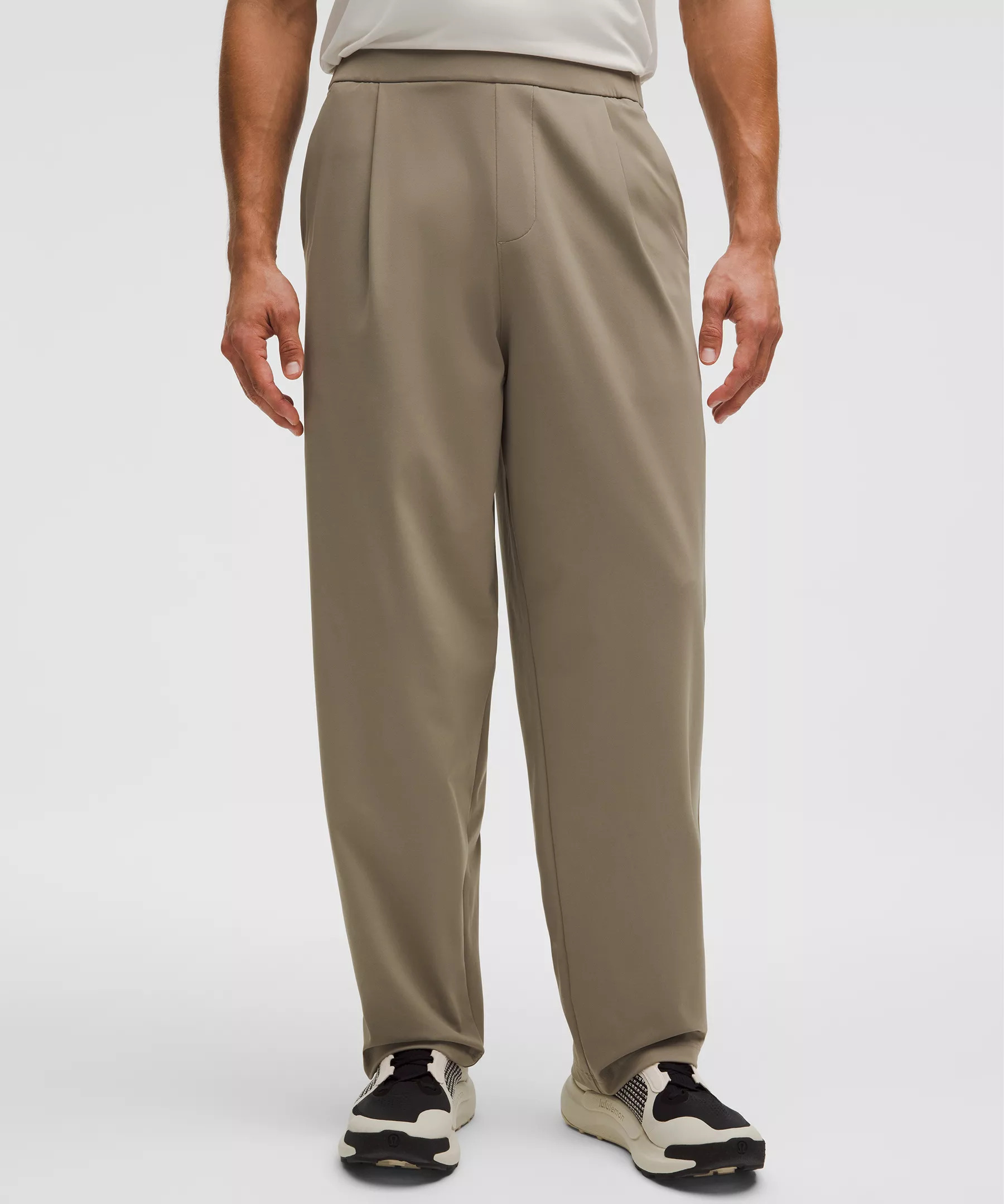 Men's Daydrift Relaxed-Fit Pleated Trouser *Regular - 2
