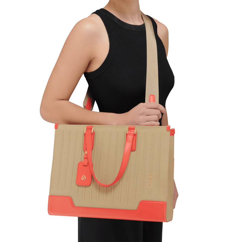 Never Still Tote Medium 7