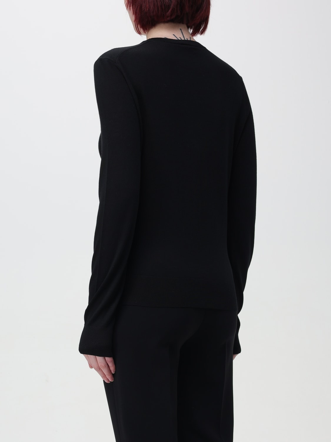 Sweater woman Theory - 2