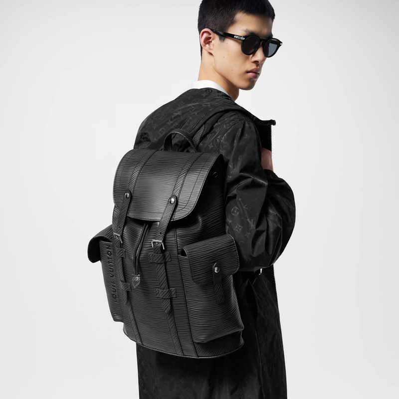 Louis Vuitton Christopher MM outlook
