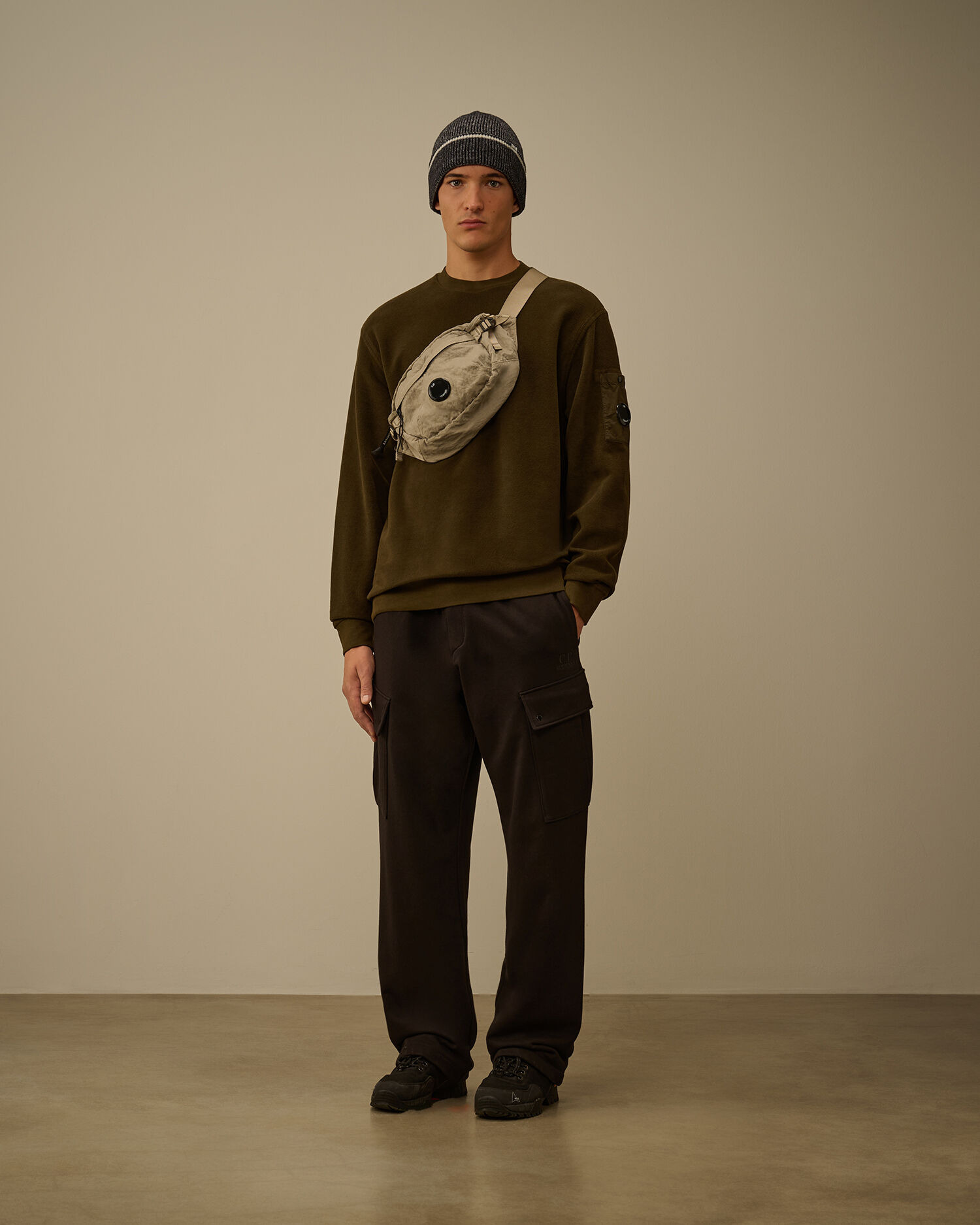 Diagonal Raised Fleece Cargo Sweatpants - 2