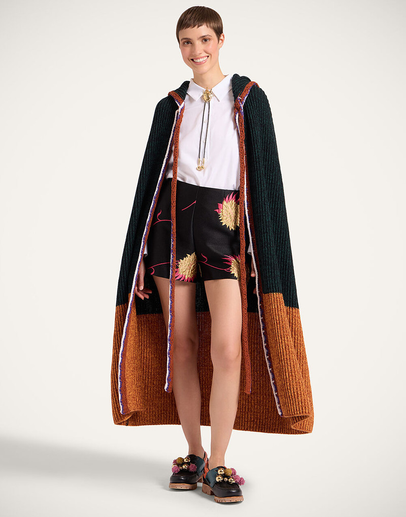 La DoubleJ Gala Cape outlook