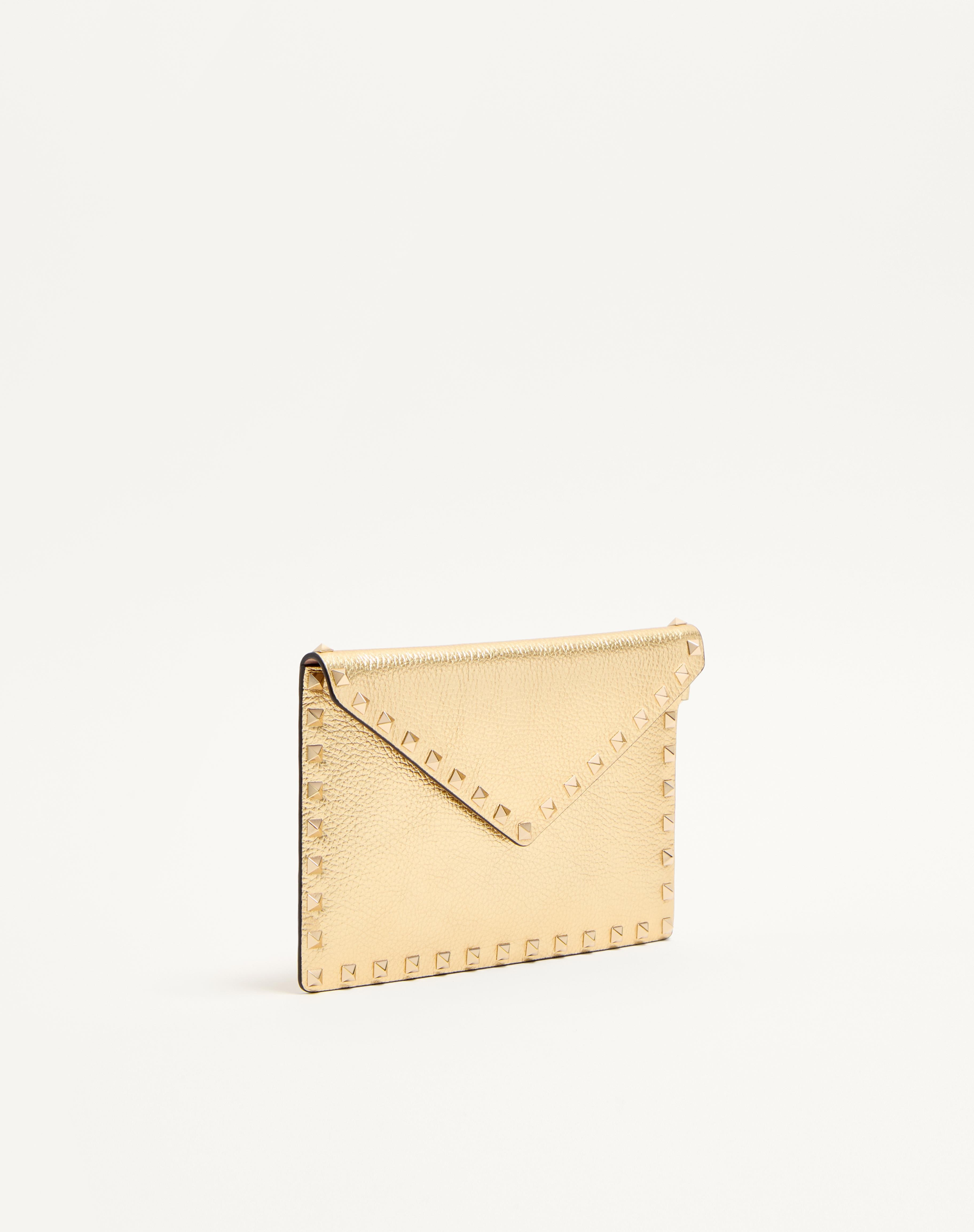 ROCKSTUD LAMINATED GRAINY CALFSKIN CLUTCH BAG - 3
