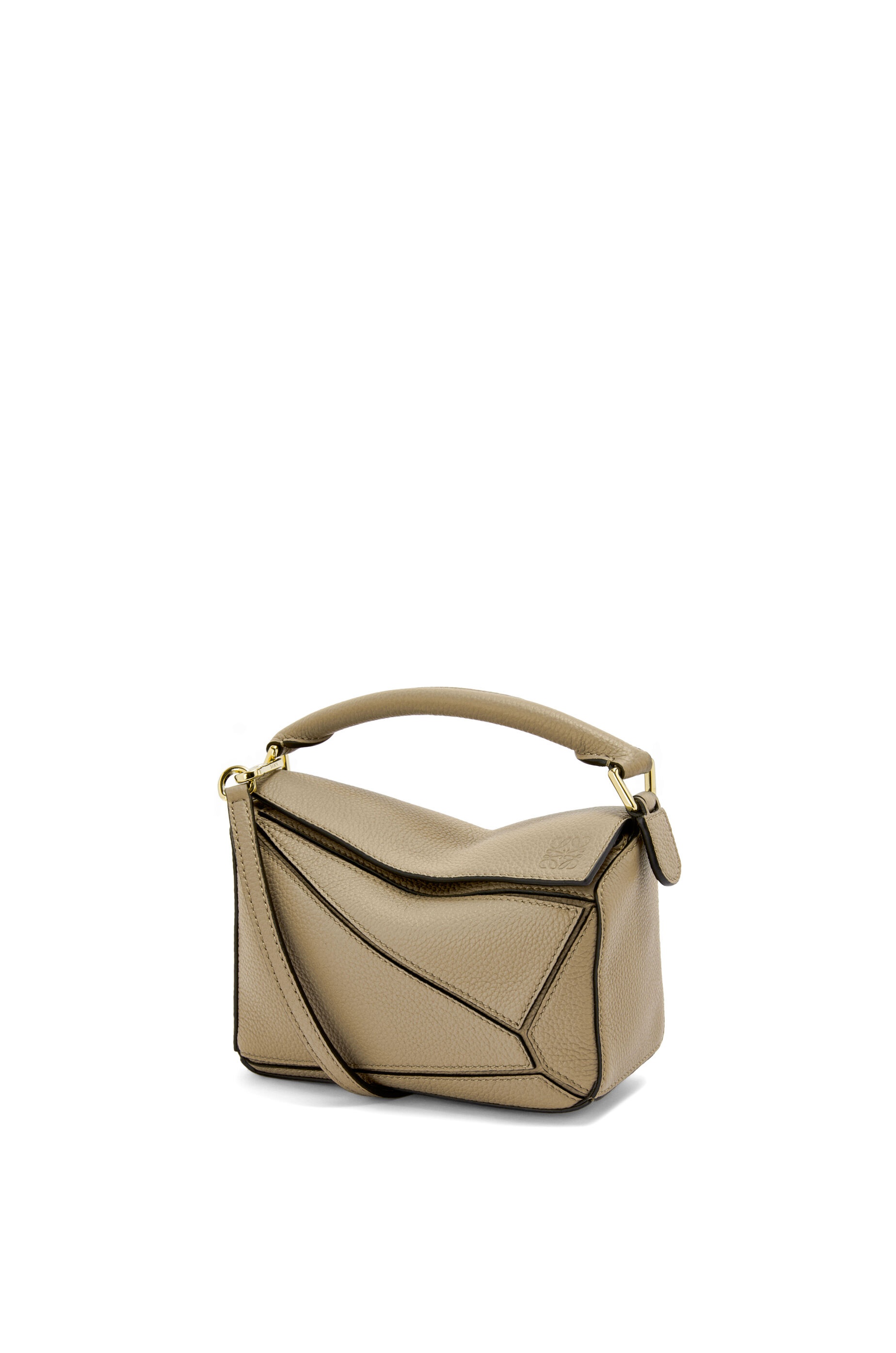 Loewe - Goya Small Leather Shoulder Bag - Sand for Women