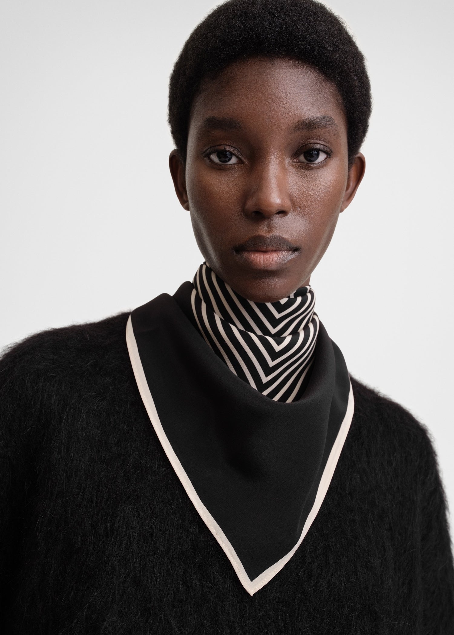 Totême Centered monogram silk scarf black | REVERSIBLE