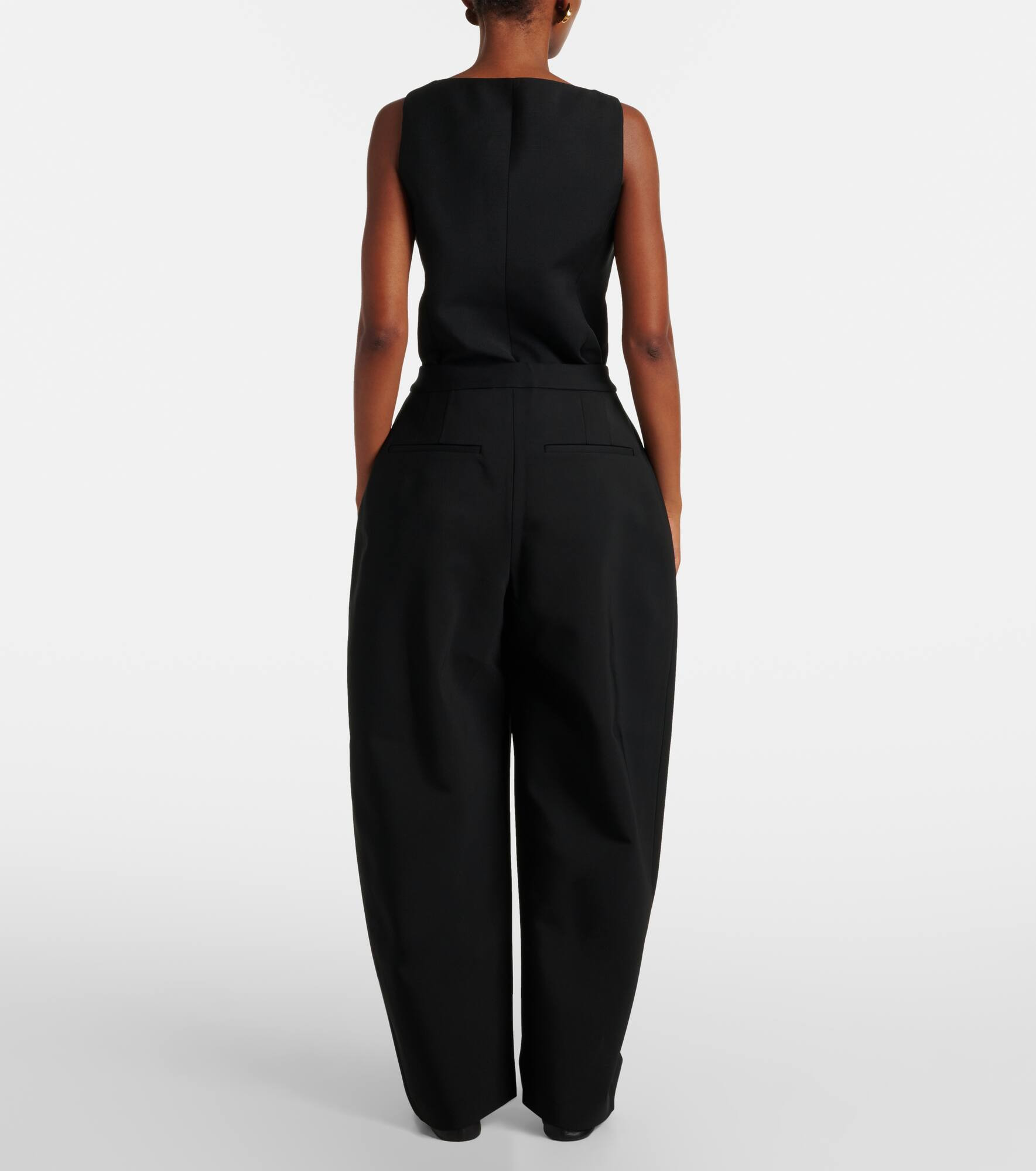 High-rise crêpe barrel-leg pants - 3