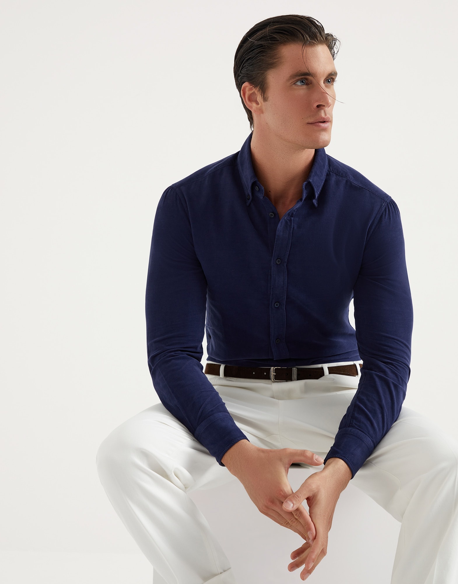 Garment-dyed slim fit shirt in narrow wale corduroy with button-down collar - 4