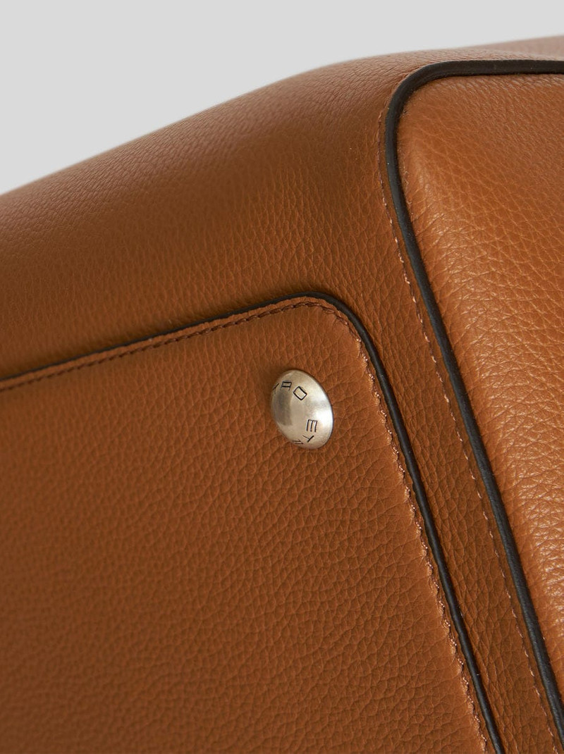 LARGE LEATHER VELA BAG 8